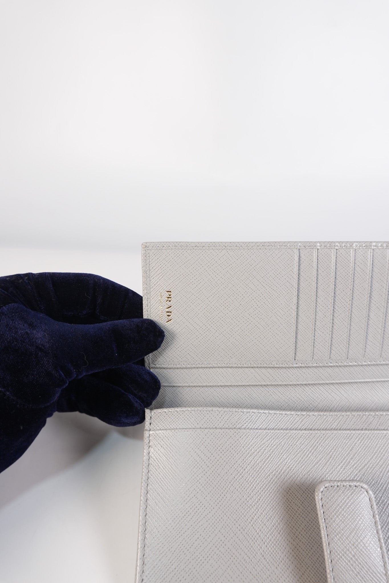 1MV025 Bi-fold Long Wallet in Nube Saffiano Leather | Purse Maison Luxury Bags Shop