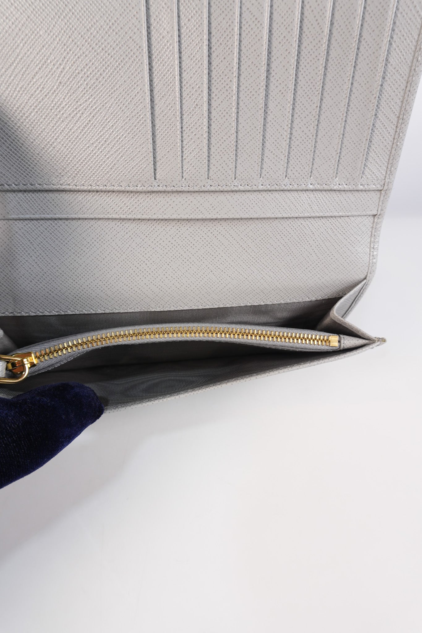 1MV025 Bi-fold Long Wallet in Nube Saffiano Leather | Purse Maison Luxury Bags Shop