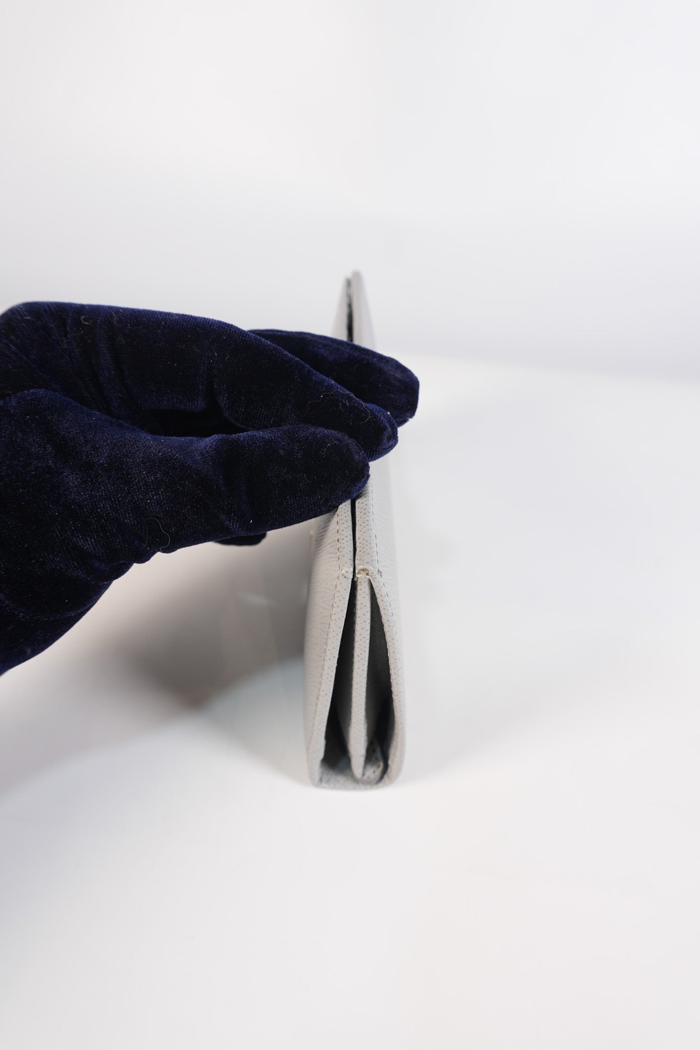 1MV025 Bi-fold Long Wallet in Nube Saffiano Leather | Purse Maison Luxury Bags Shop