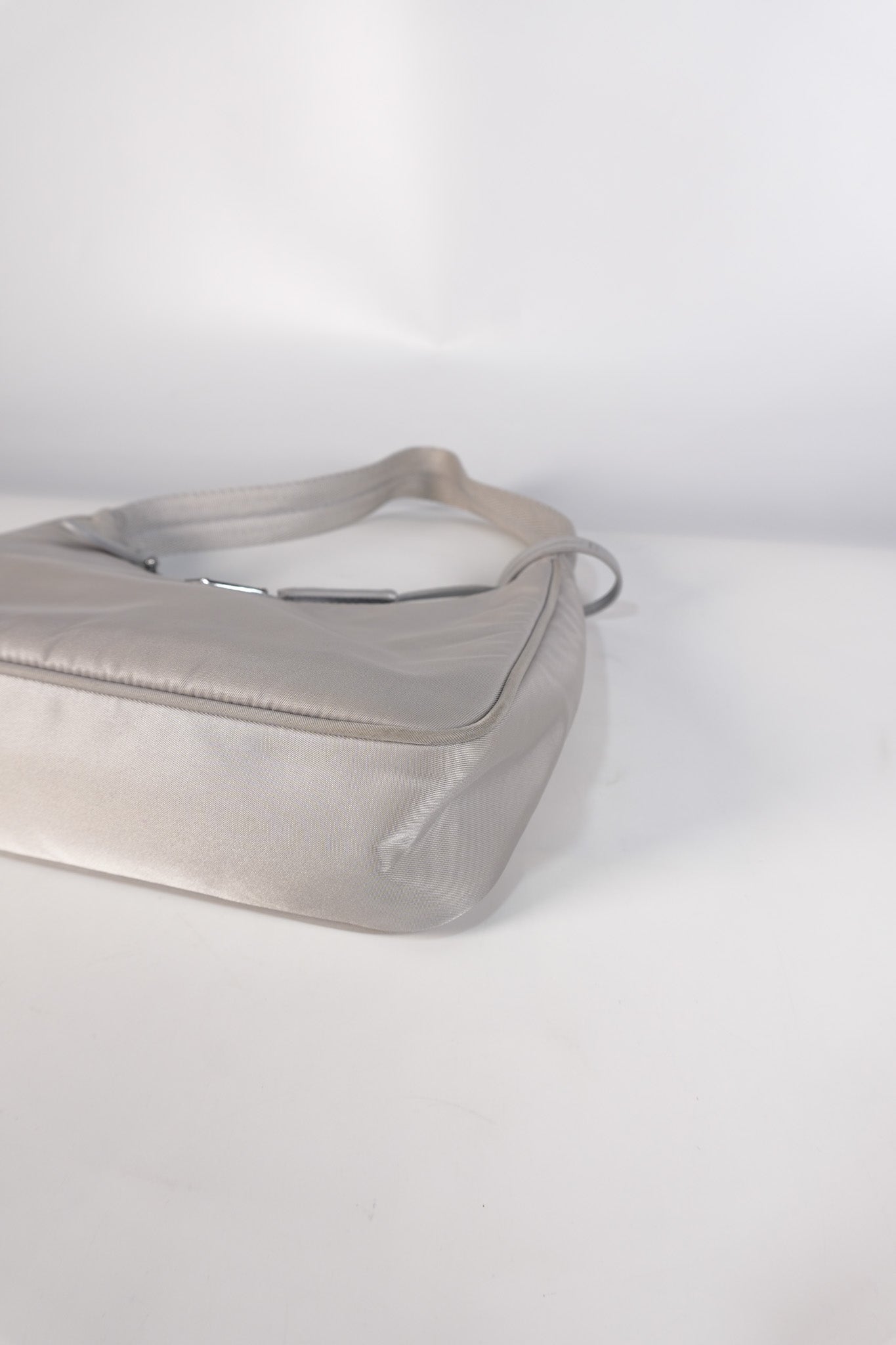 1NE515 Re-edition 2000 in Fiordaliso Tessuto Nylon | Purse Maison Luxury Bags Shop