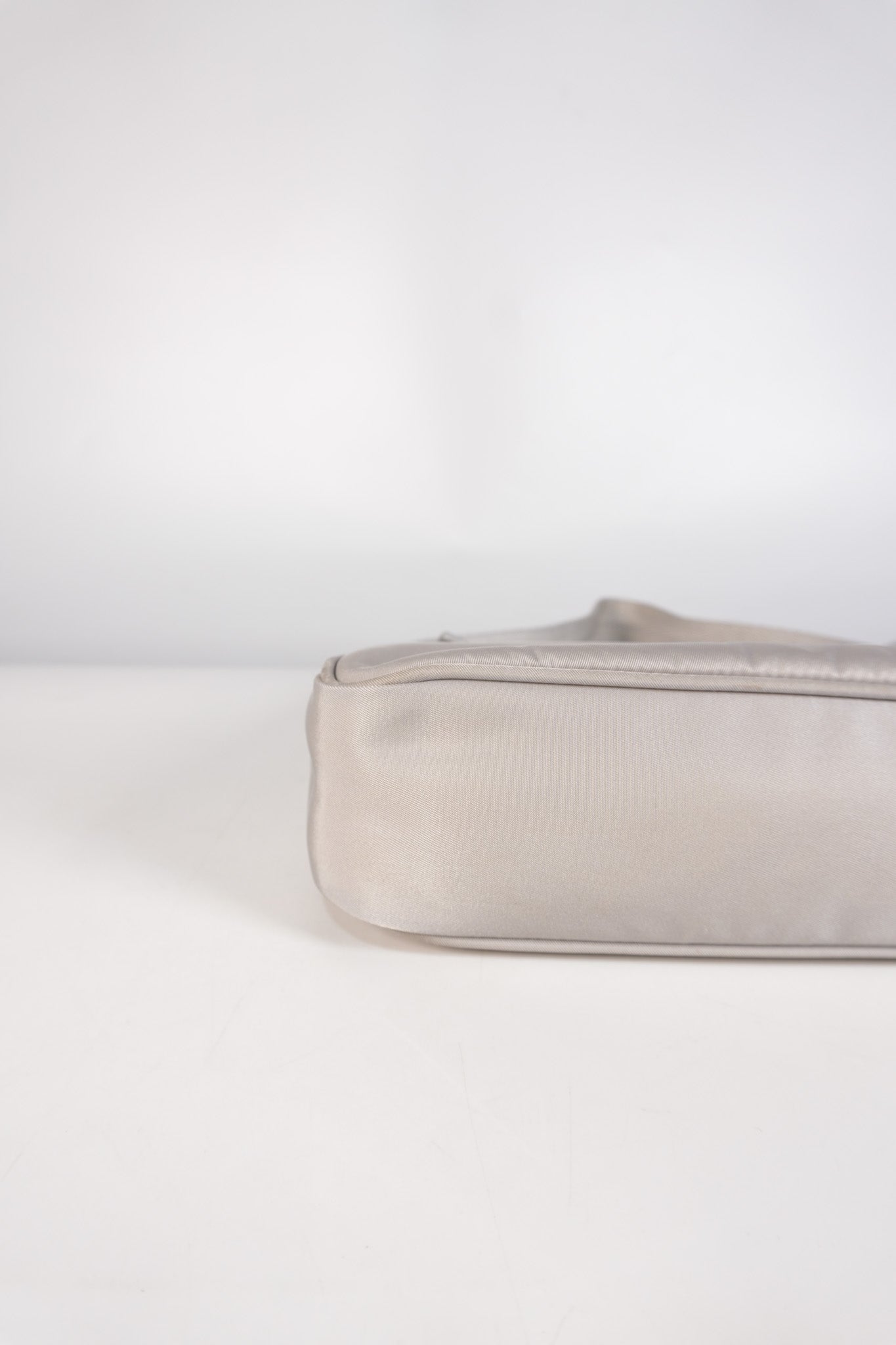 1NE515 Re-edition 2000 in Fiordaliso Tessuto Nylon | Purse Maison Luxury Bags Shop