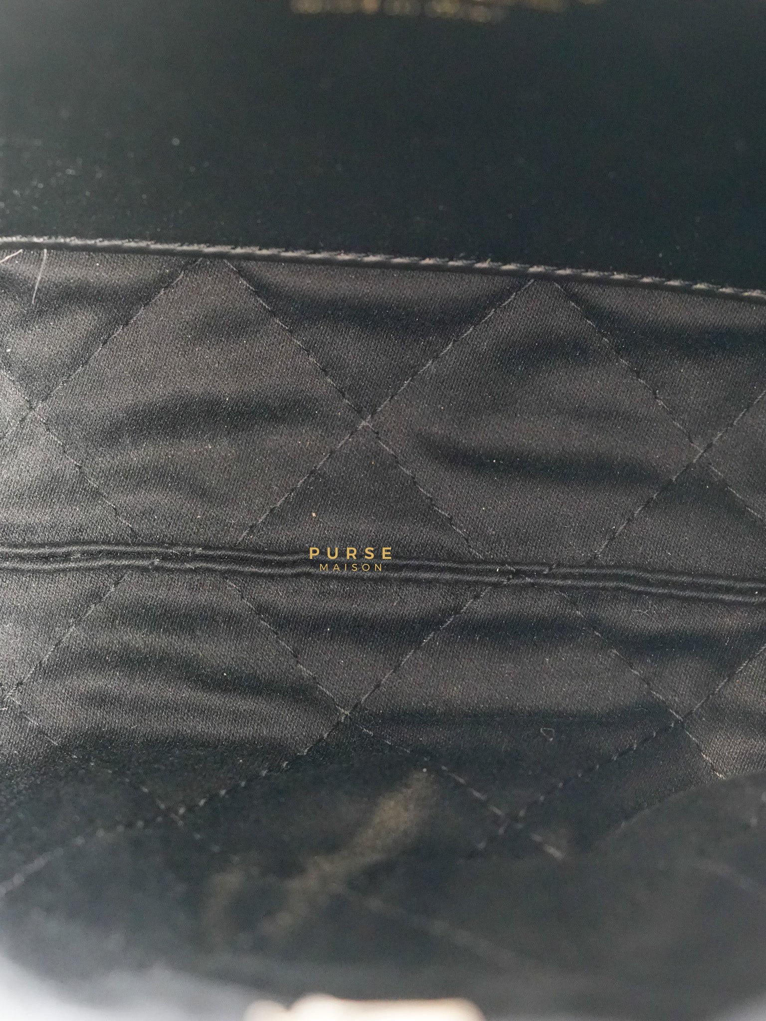 Mini 22 Black Leather Handbag in Gold Hardware (Microchip) | Purse Maison Luxury Bags Shop