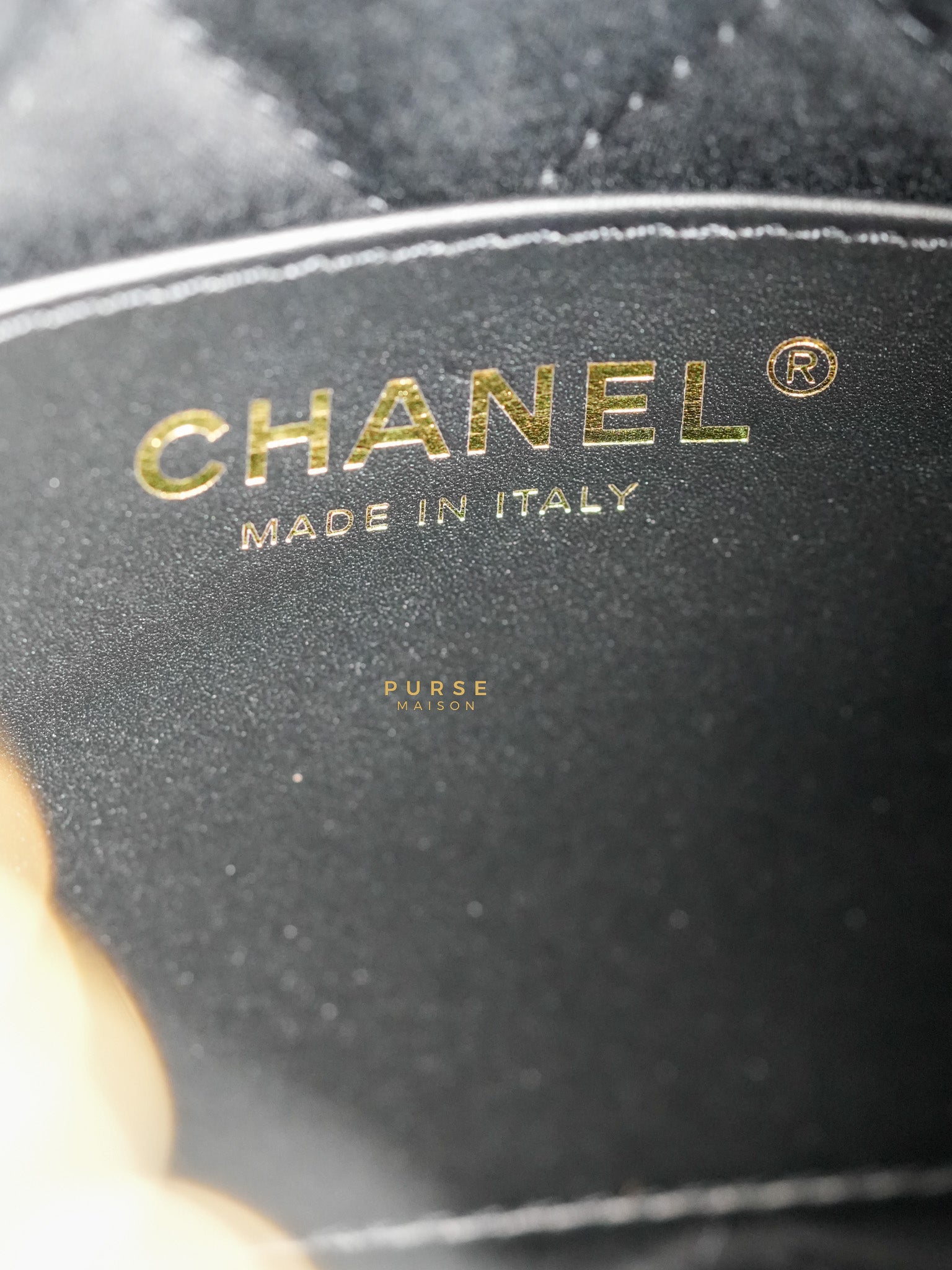 Mini 22 Black Leather Handbag in Gold Hardware (Microchip) | Purse Maison Luxury Bags Shop