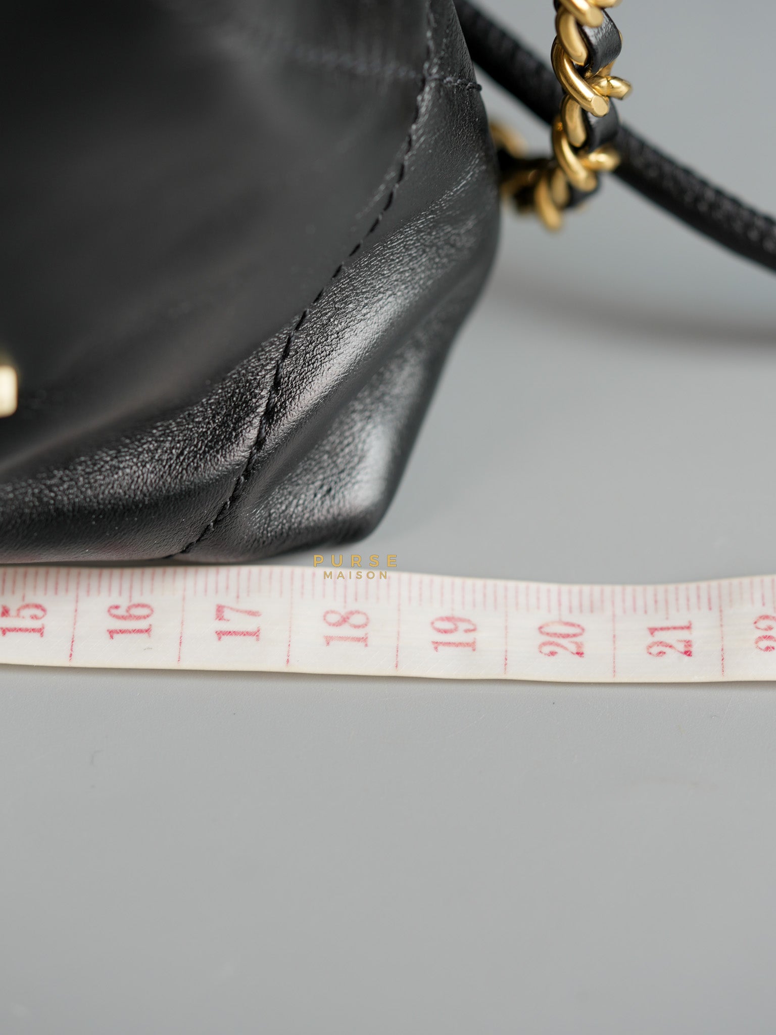 Mini 22 Black Leather Handbag in Gold Hardware (Microchip) | Purse Maison Luxury Bags Shop