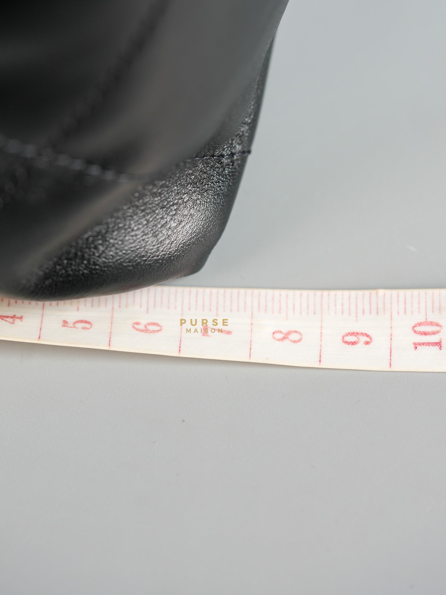 Mini 22 Black Leather Handbag in Gold Hardware (Microchip) | Purse Maison Luxury Bags Shop