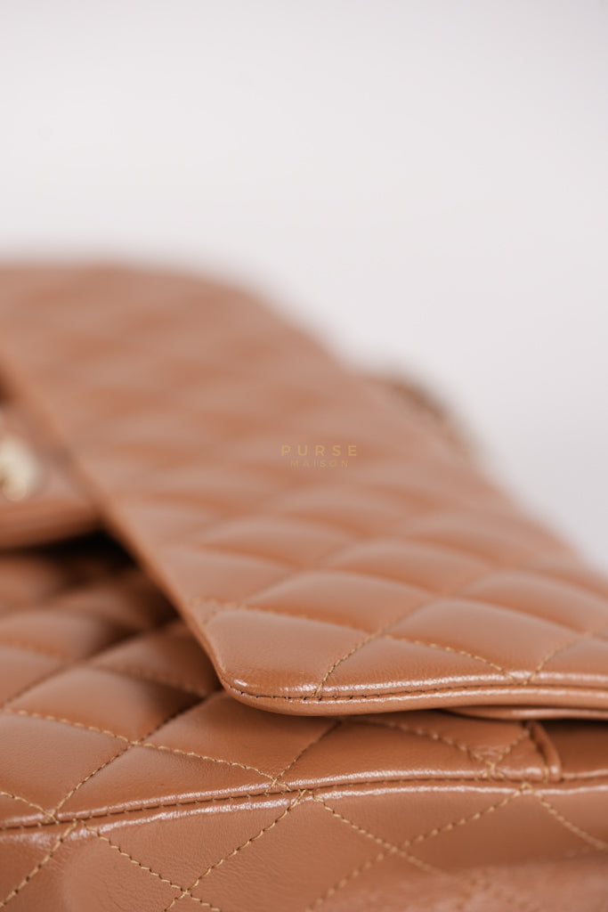 22S Classic Double Flap Medium in Caramel Lambskin Leather and Light Gold Hardware (Microchip) | Purse Maison Luxury Bags Shop