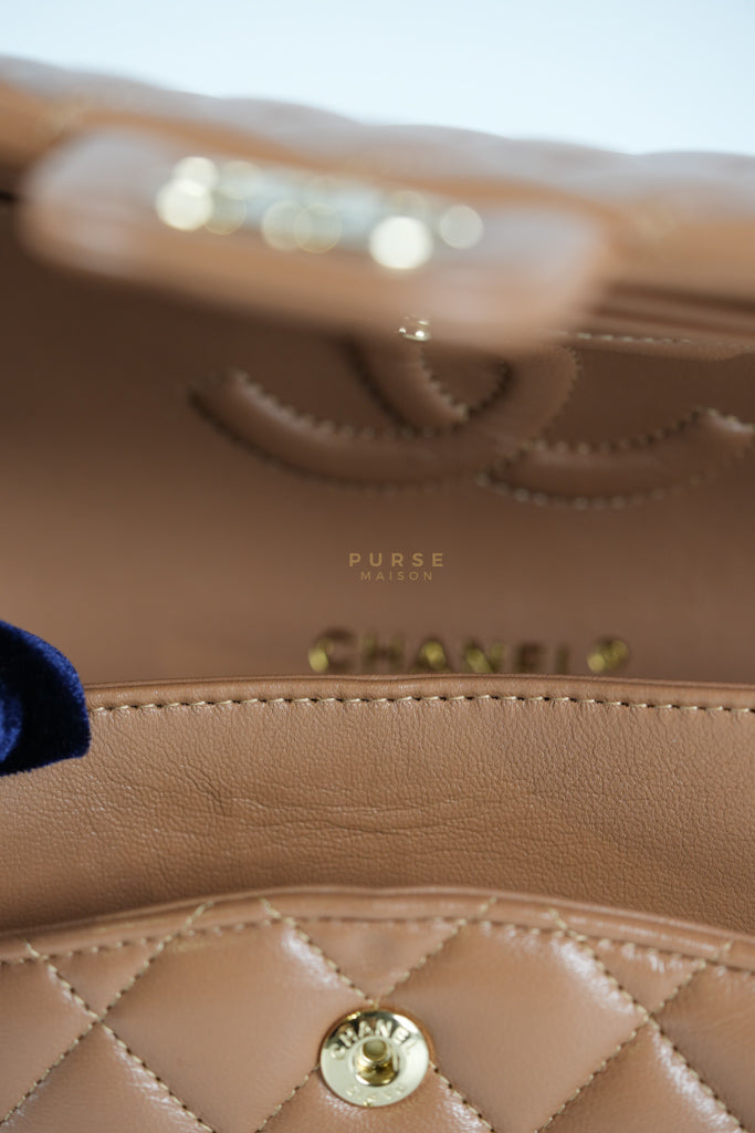 22S Classic Double Flap Medium in Caramel Lambskin Leather and Light Gold Hardware (Microchip) | Purse Maison Luxury Bags Shop