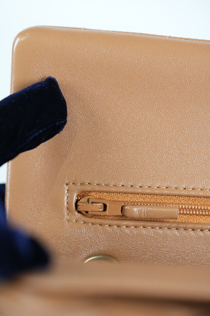 22S Classic Double Flap Medium in Caramel Lambskin Leather and Light Gold Hardware (Microchip) | Purse Maison Luxury Bags Shop