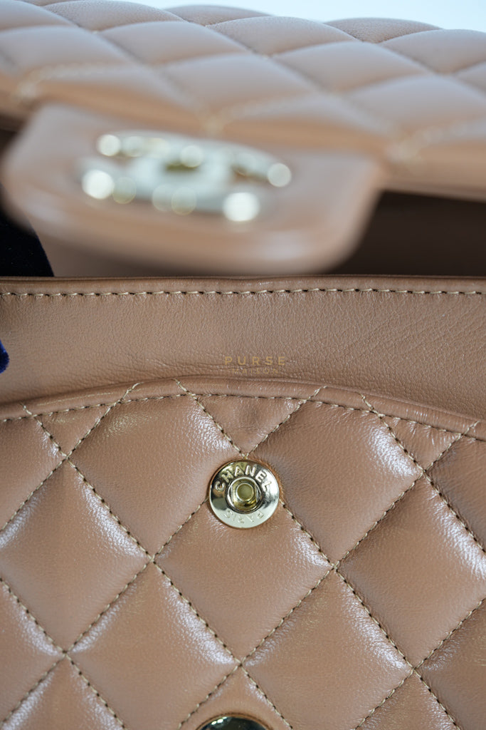 22S Classic Double Flap Medium in Caramel Lambskin Leather and Light Gold Hardware (Microchip) | Purse Maison Luxury Bags Shop