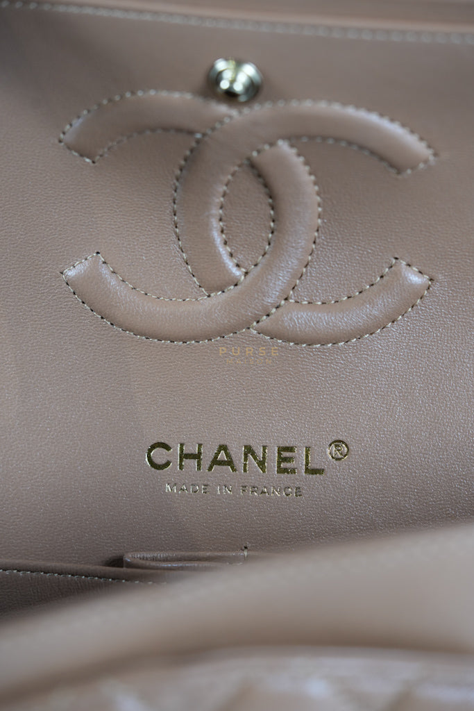 22S Classic Double Flap Medium in Caramel Lambskin Leather and Light Gold Hardware (Microchip) | Purse Maison Luxury Bags Shop