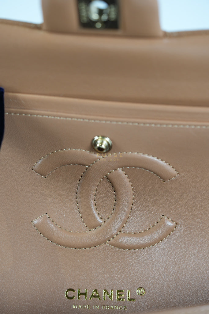 22S Classic Double Flap Medium in Caramel Lambskin Leather and Light Gold Hardware (Microchip) | Purse Maison Luxury Bags Shop