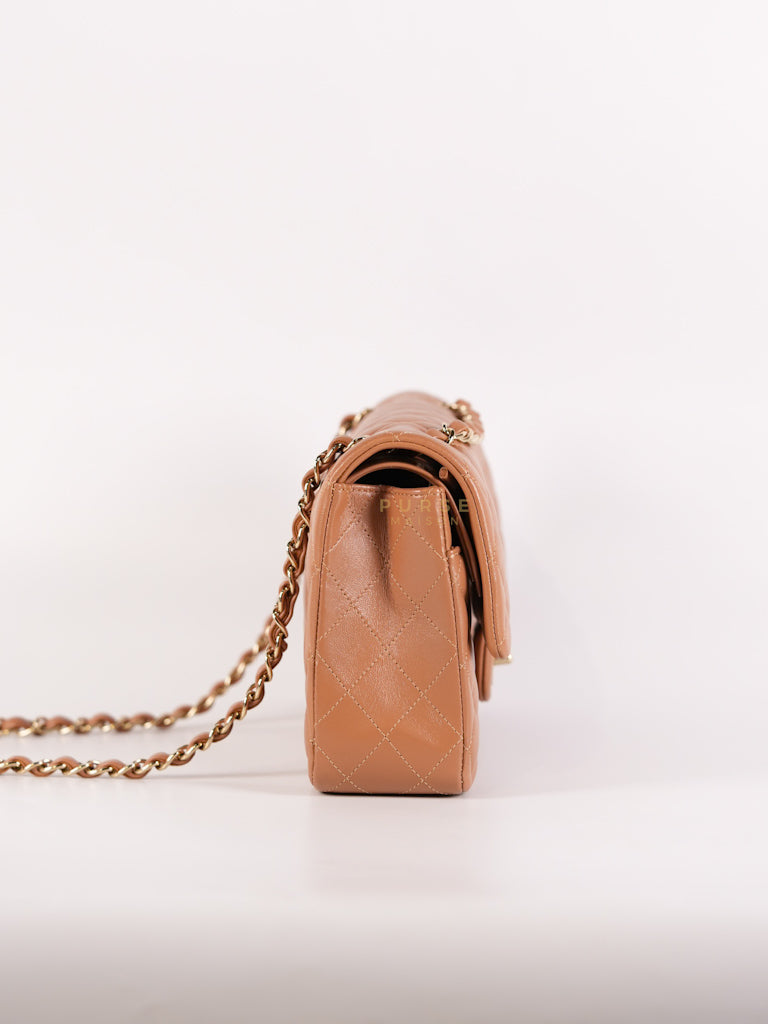 22S Classic Double Flap Medium in Caramel Lambskin Leather and Light Gold Hardware (Microchip) | Purse Maison Luxury Bags Shop