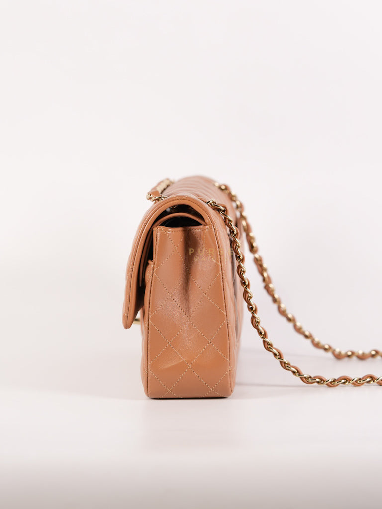 22S Classic Double Flap Medium in Caramel Lambskin Leather and Light Gold Hardware (Microchip) | Purse Maison Luxury Bags Shop