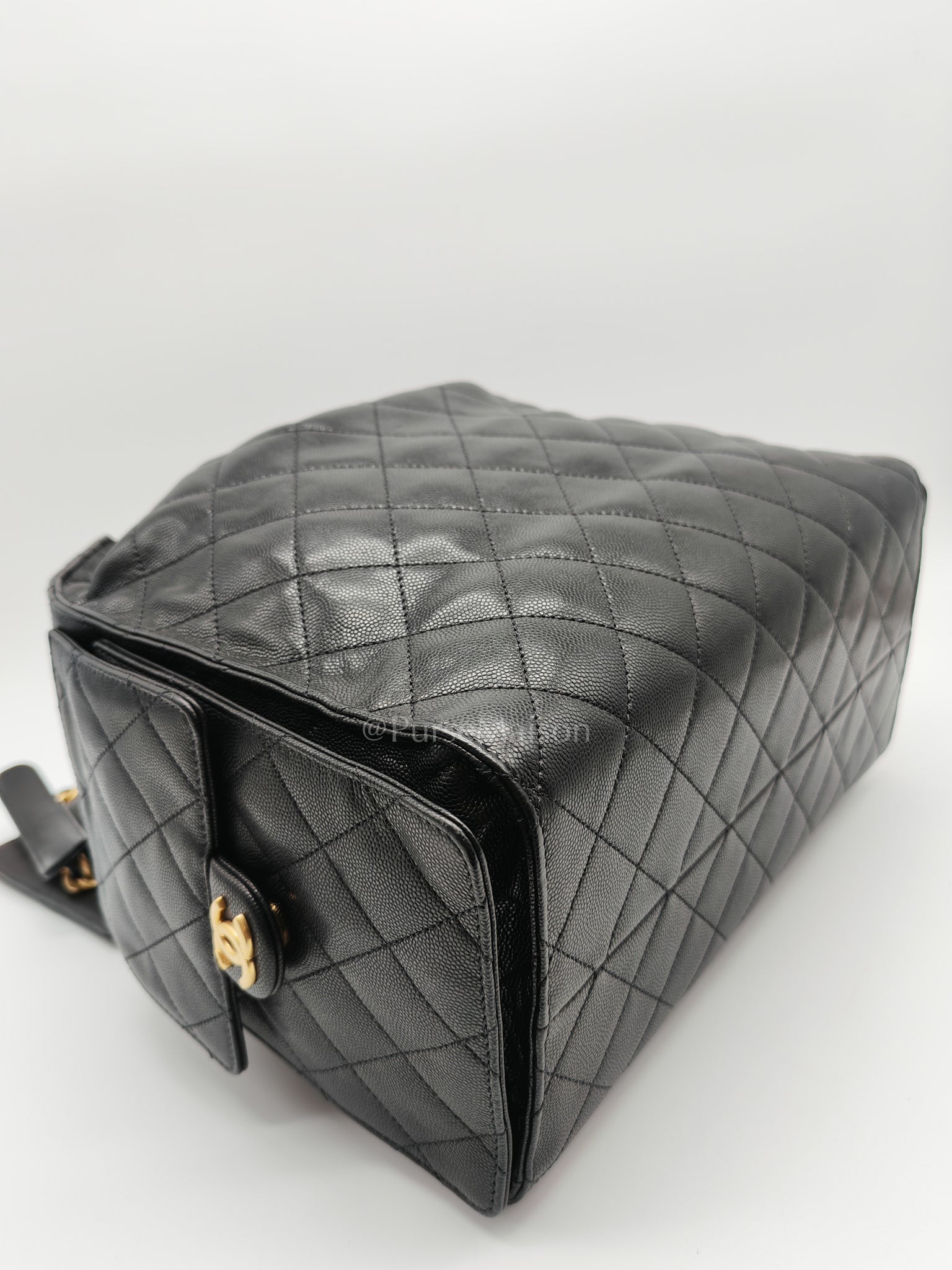 25 Medium in Black Caviar Leather and Aged Gold Hardware (Microchip) | Purse Maison Luxury Bags Shop