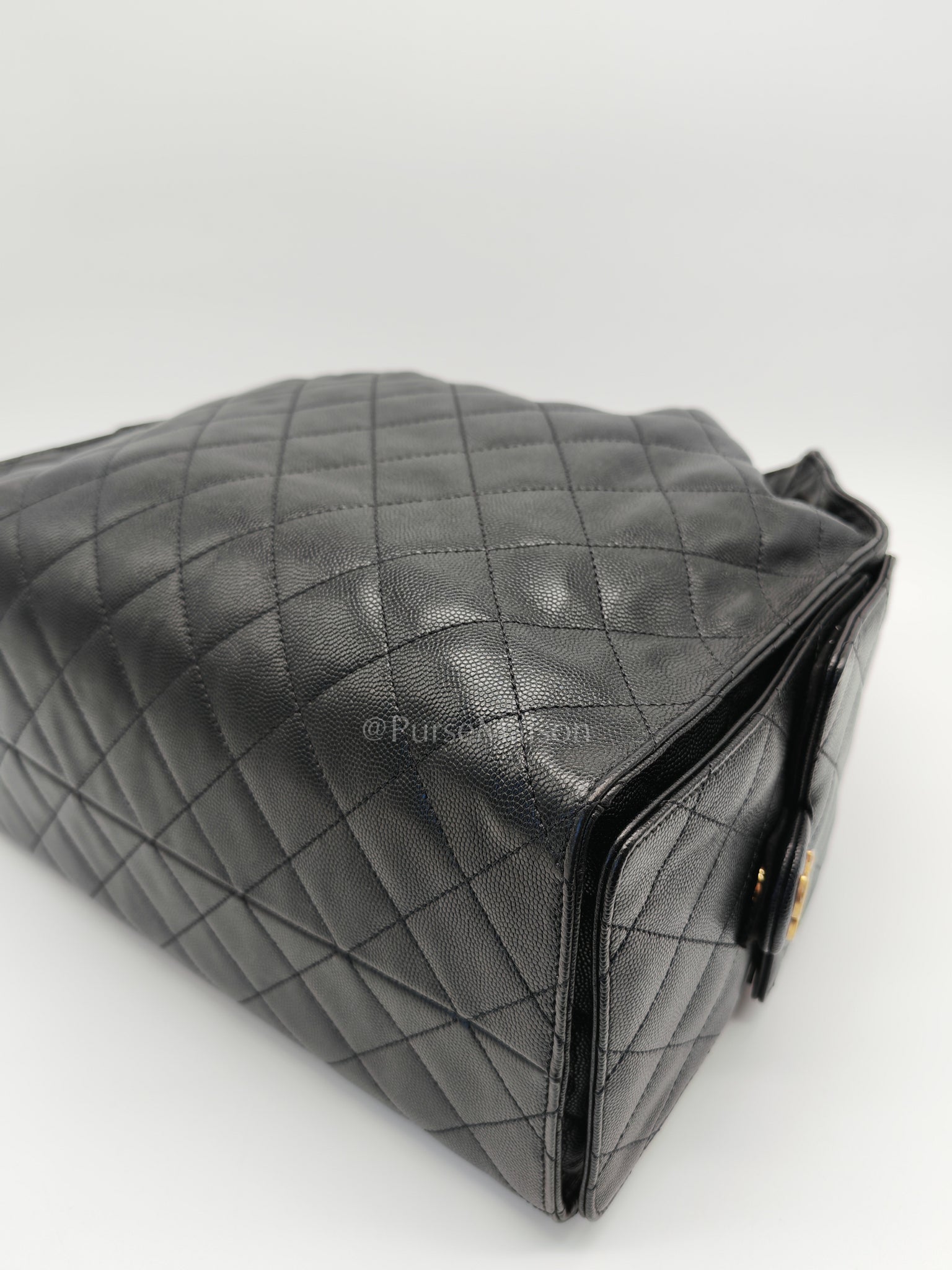 25 Medium in Black Caviar Leather and Aged Gold Hardware (Microchip) | Purse Maison Luxury Bags Shop