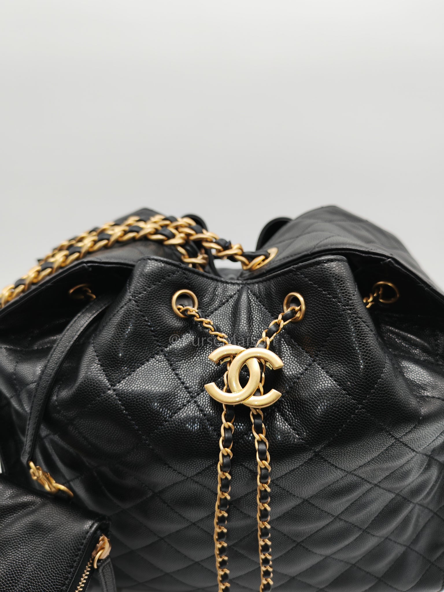 25 Medium in Black Caviar Leather and Aged Gold Hardware (Microchip) | Purse Maison Luxury Bags Shop