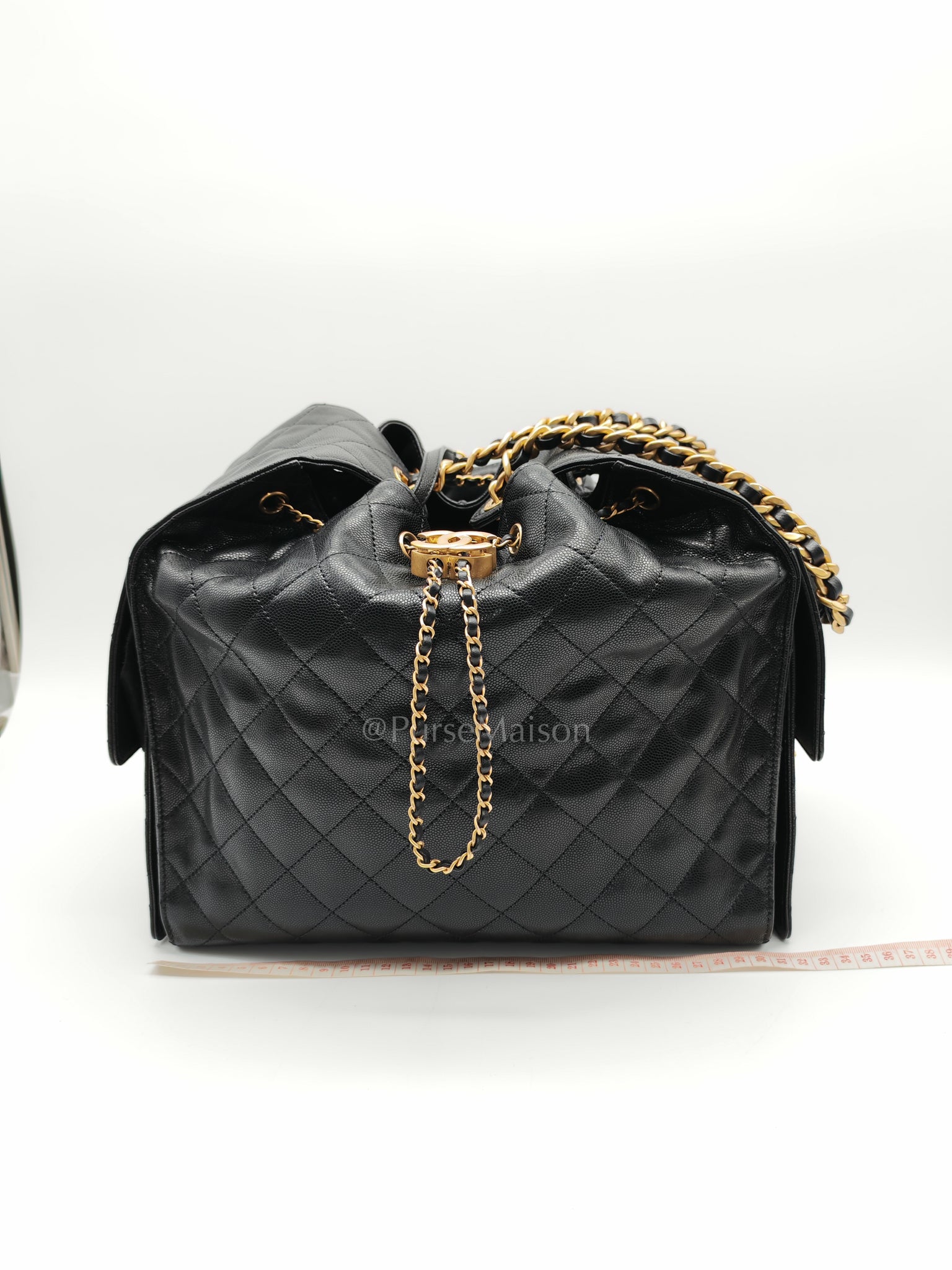 25 Medium in Black Caviar Leather and Aged Gold Hardware (Microchip) | Purse Maison Luxury Bags Shop