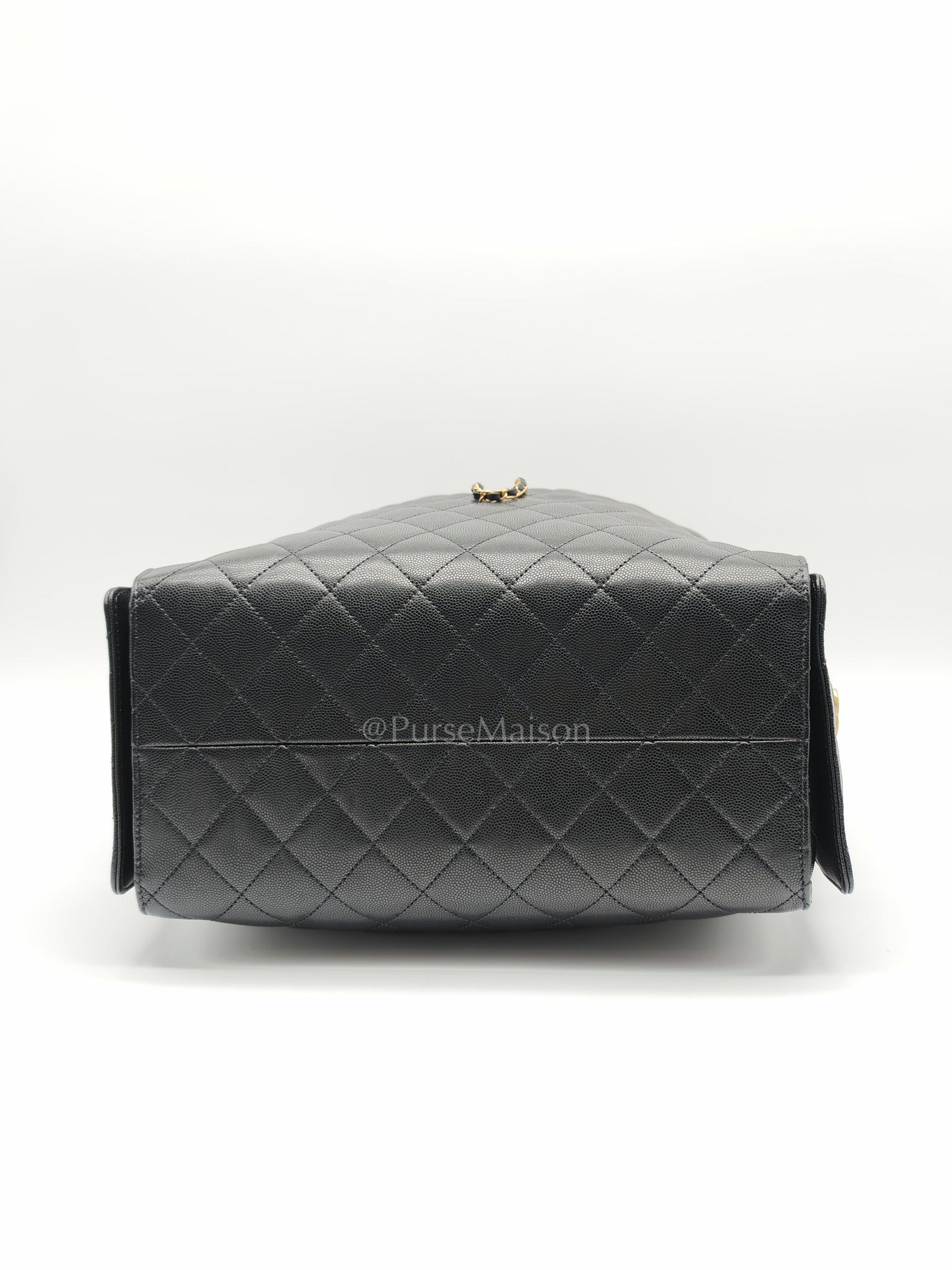 25 Medium in Black Caviar Leather and Aged Gold Hardware (Microchip) | Purse Maison Luxury Bags Shop