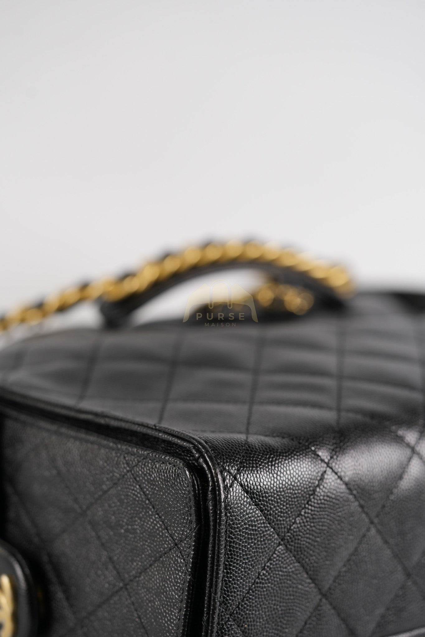 25 Medium in Black Caviar Leather and Aged Gold Hardware (Microchip) | Purse Maison Luxury Bags Shop