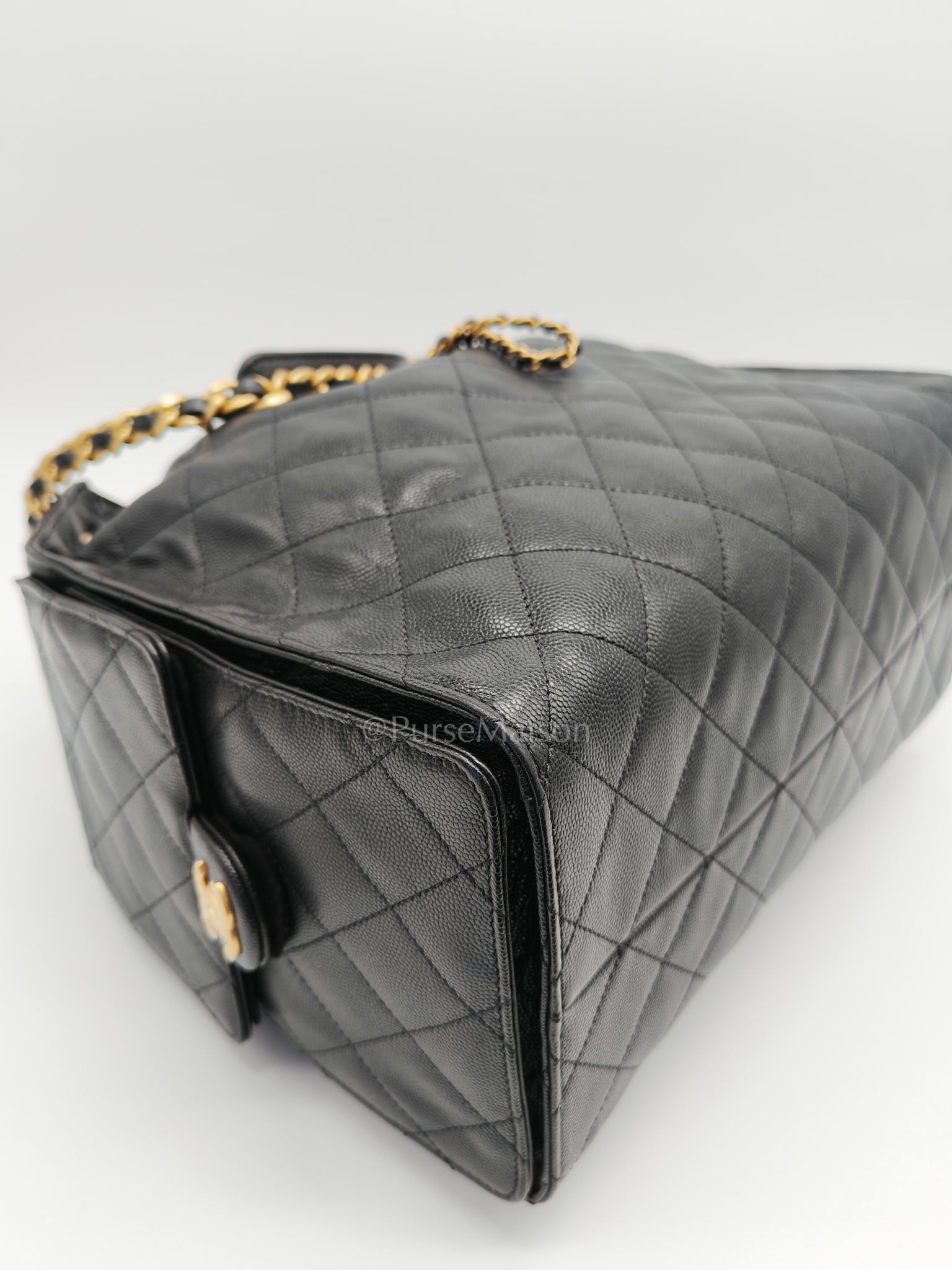 25 Medium in Black Caviar Leather and Aged Gold Hardware (Microchip) | Purse Maison Luxury Bags Shop