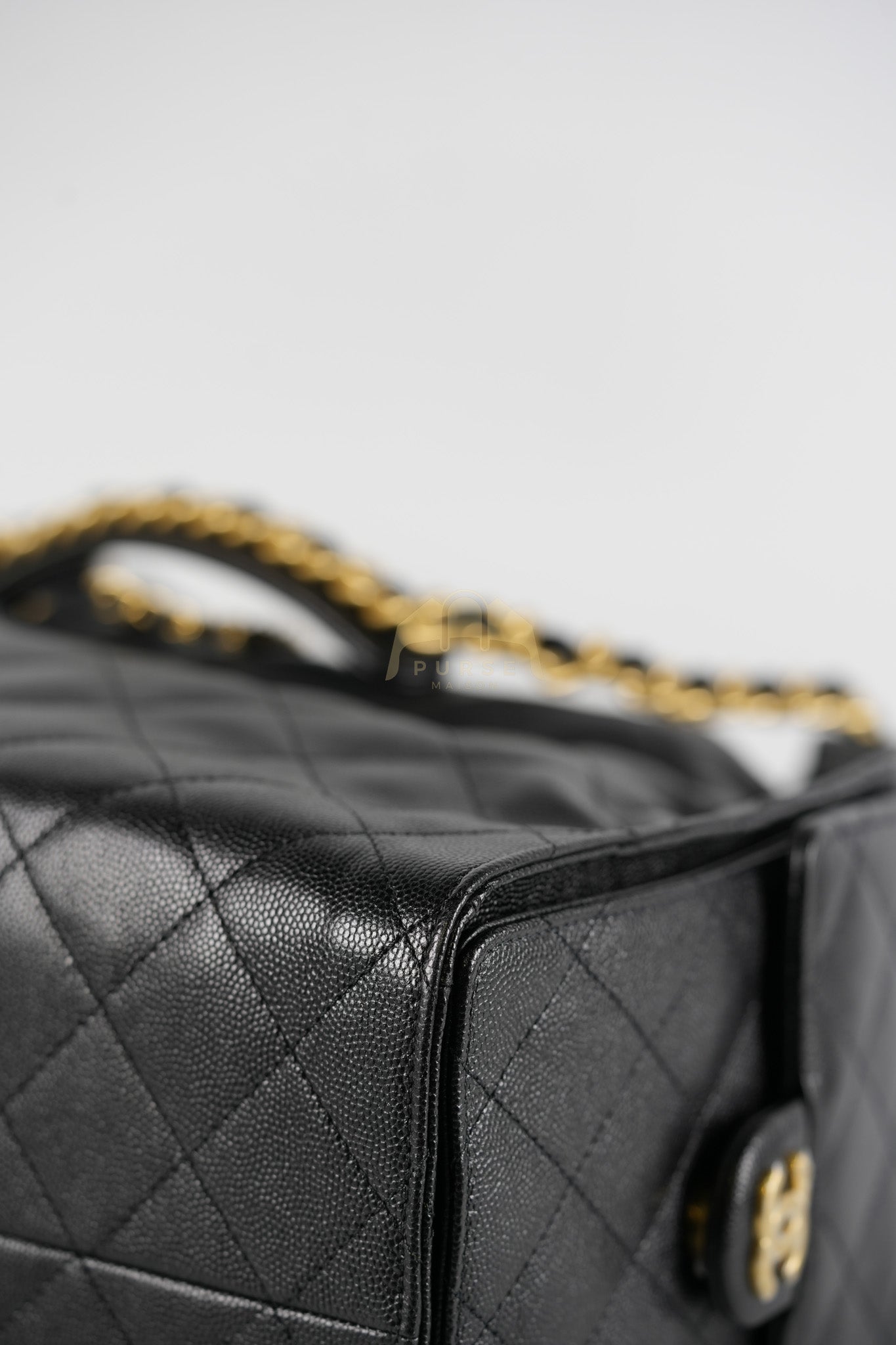 25 Medium in Black Caviar Leather and Aged Gold Hardware (Microchip) | Purse Maison Luxury Bags Shop