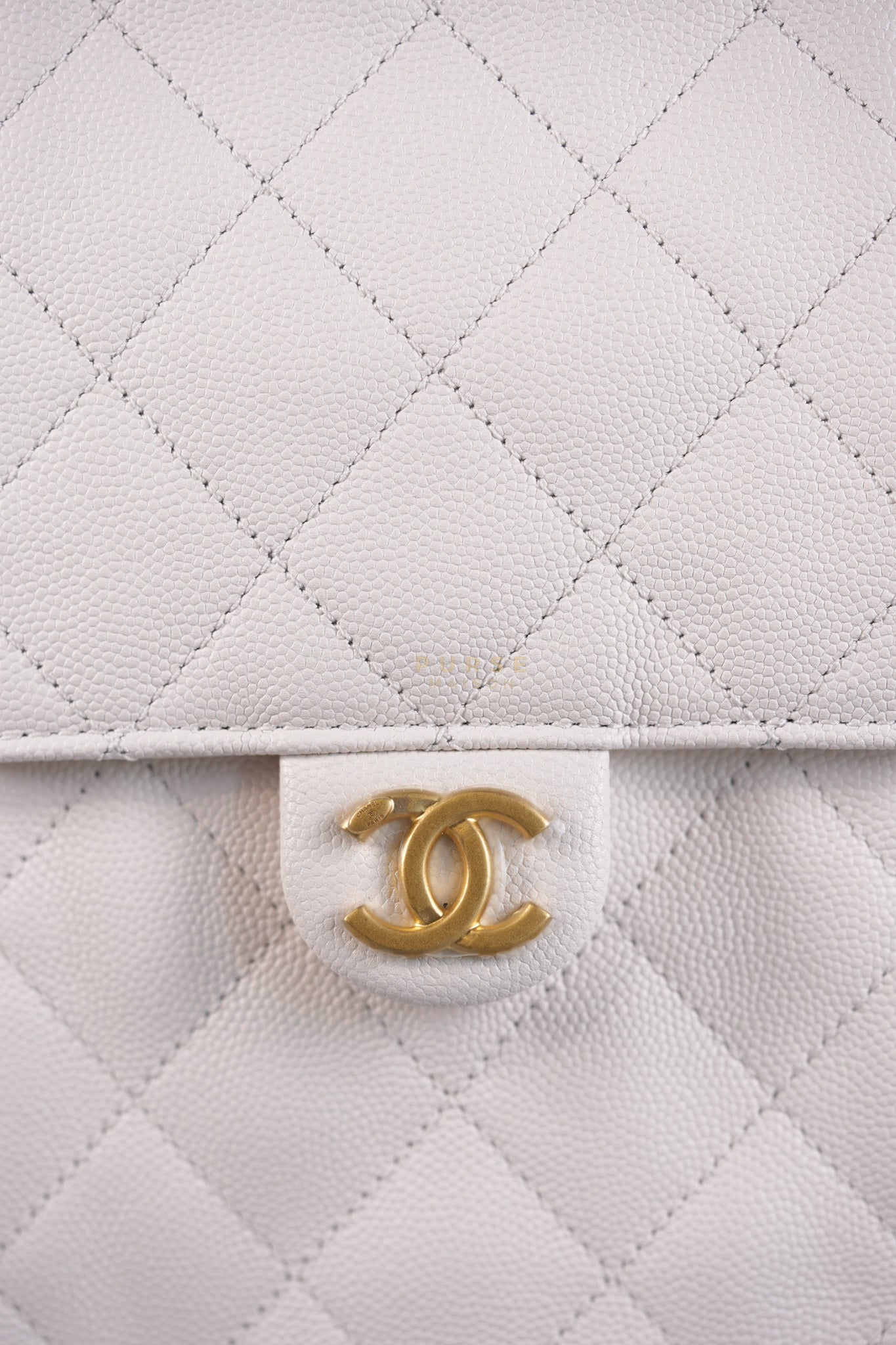25 Medium White in Caviar Leather and Aged Gold Hardware (Microchip) | Purse Maison Luxury Bags Shop