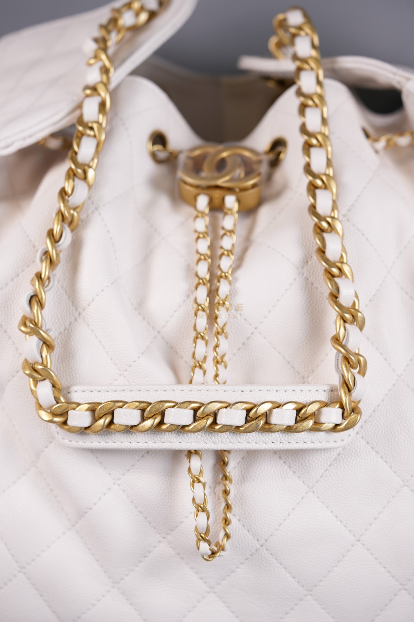25 Medium White in Caviar Leather and Aged Gold Hardware (Microchip) | Purse Maison Luxury Bags Shop
