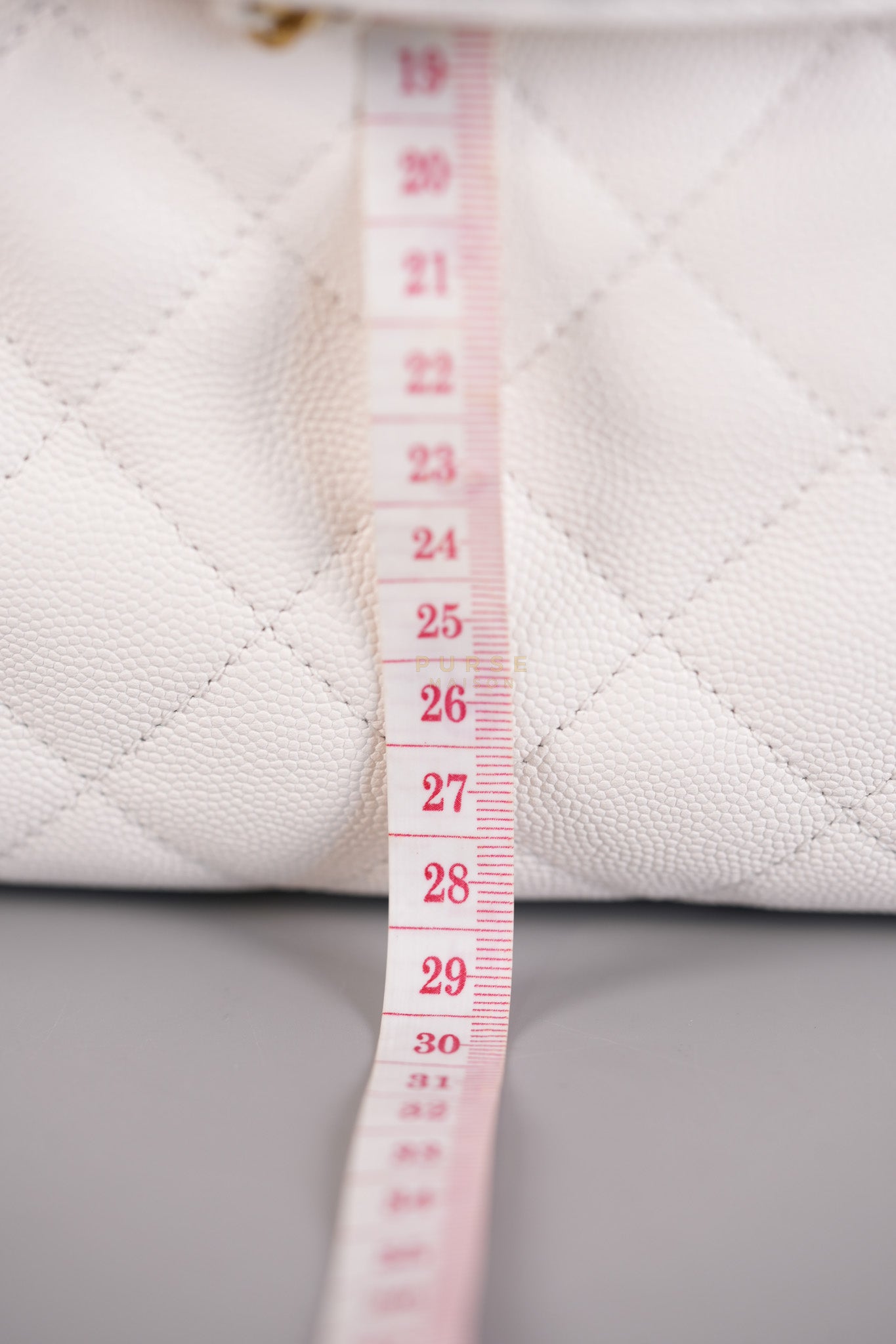 25 Medium White in Caviar Leather and Aged Gold Hardware (Microchip) | Purse Maison Luxury Bags Shop