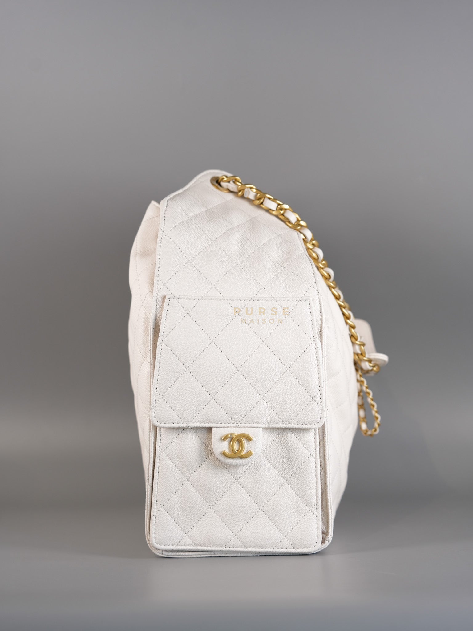 25 Medium White in Caviar Leather and Aged Gold Hardware (Microchip) | Purse Maison Luxury Bags Shop