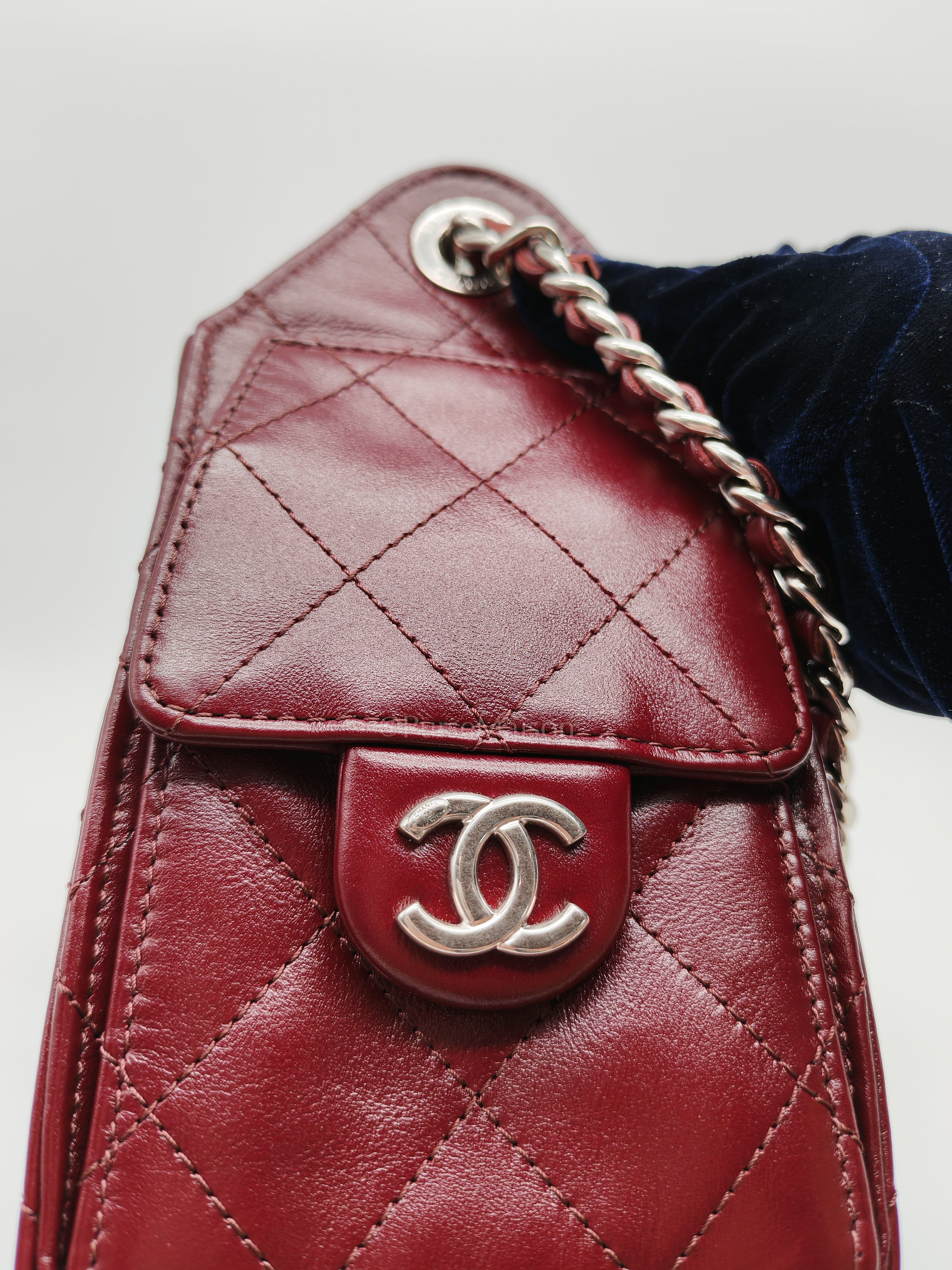 25 Mini Dark Burgundy Shiny Calfskin Leather in Silver Hardware (Microchip) | Purse Maison Luxury Bags Shop