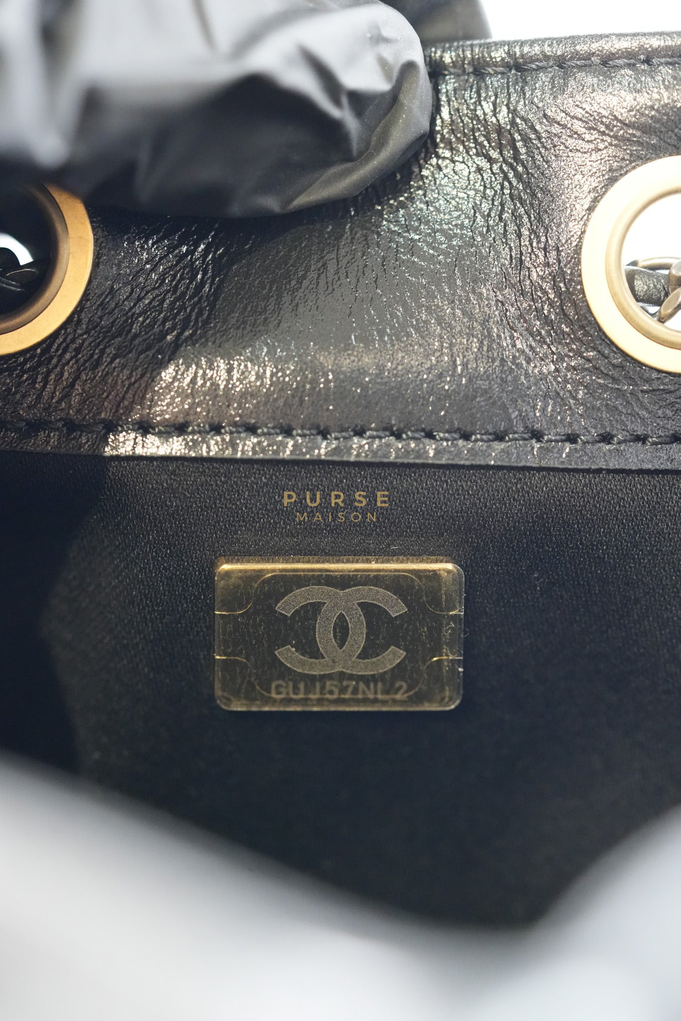 25 Small Hobo Tote Bag in Black Calfskin Leather & Mixed Hardware Microchip | Purse Maison Luxury Bags Shop