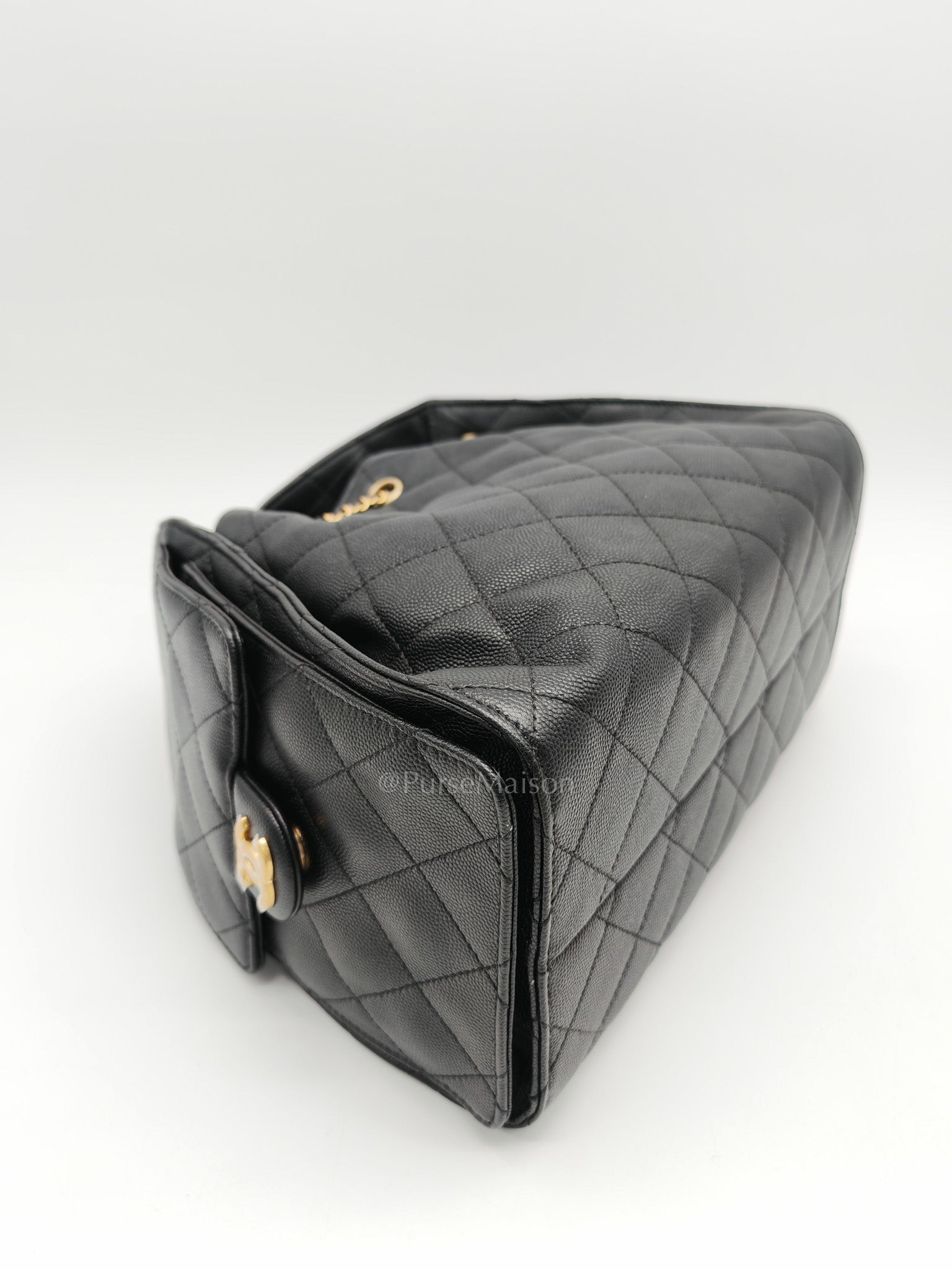 25 Small in Black Caviar Leather Aged Gold Hardware (Microchip) | Purse Maison Luxury Bags Shop