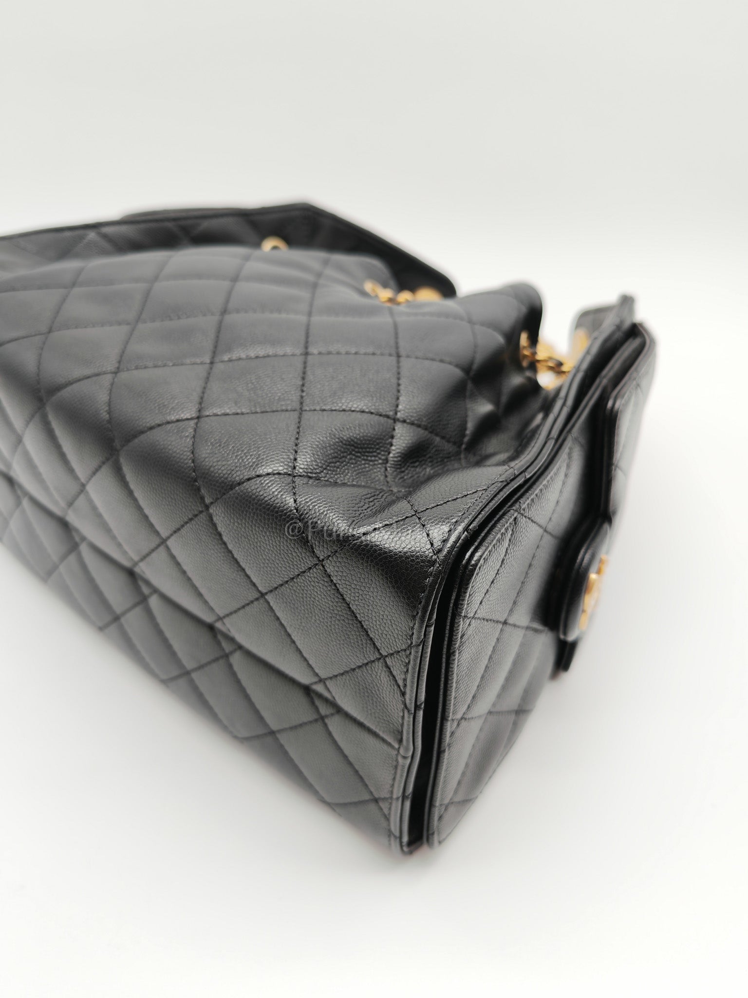 25 Small in Black Caviar Leather Aged Gold Hardware (Microchip) | Purse Maison Luxury Bags Shop