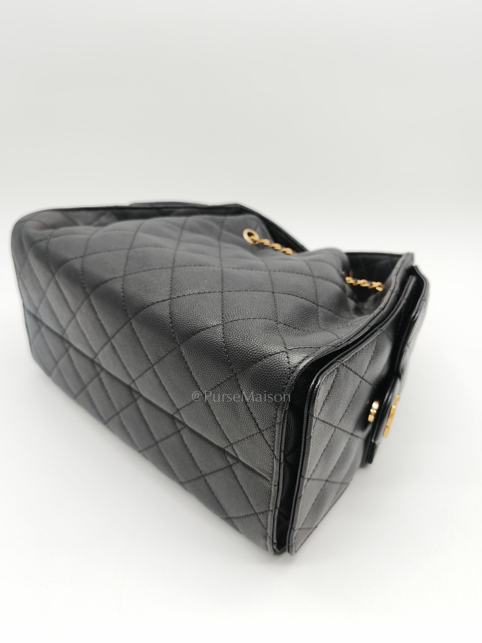25 Small in Black Caviar Leather Aged Gold Hardware (Microchip) | Purse Maison Luxury Bags Shop