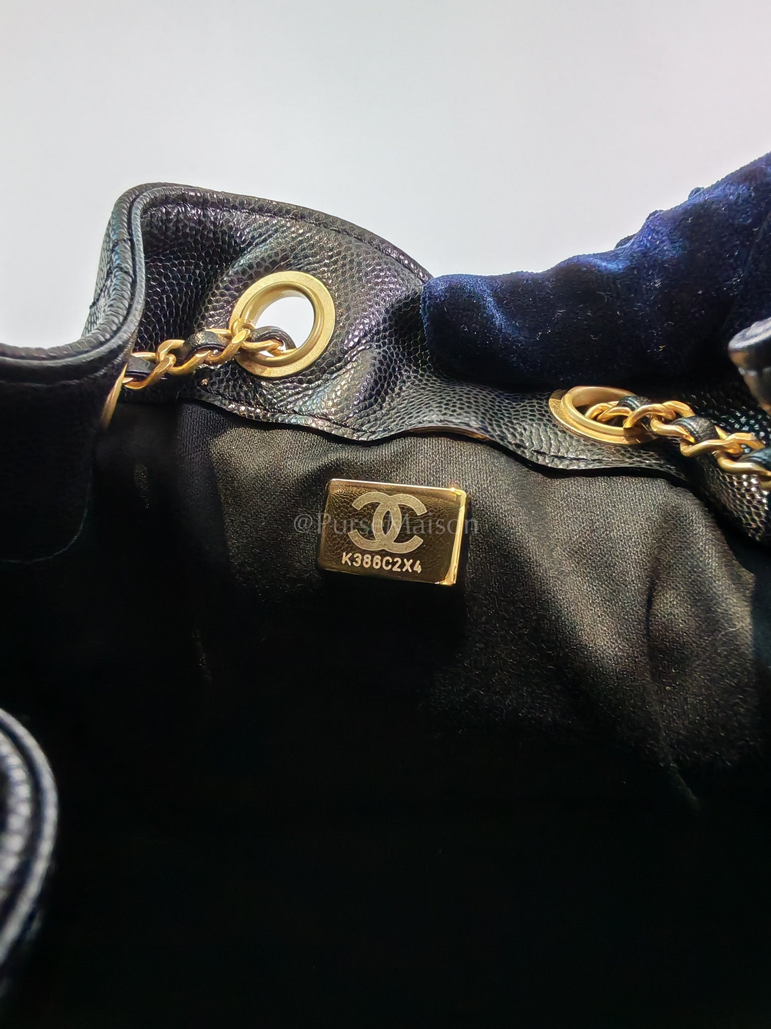 25 Small in Black Caviar Leather Aged Gold Hardware Microchip(K3****X4) | Purse Maison Luxury Bags Shop