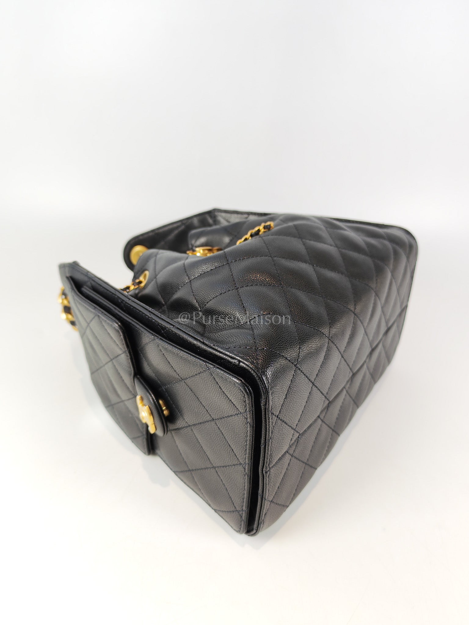 25 Small in Black Caviar Leather Aged Gold Hardware Microchip(K3****X4) | Purse Maison Luxury Bags Shop