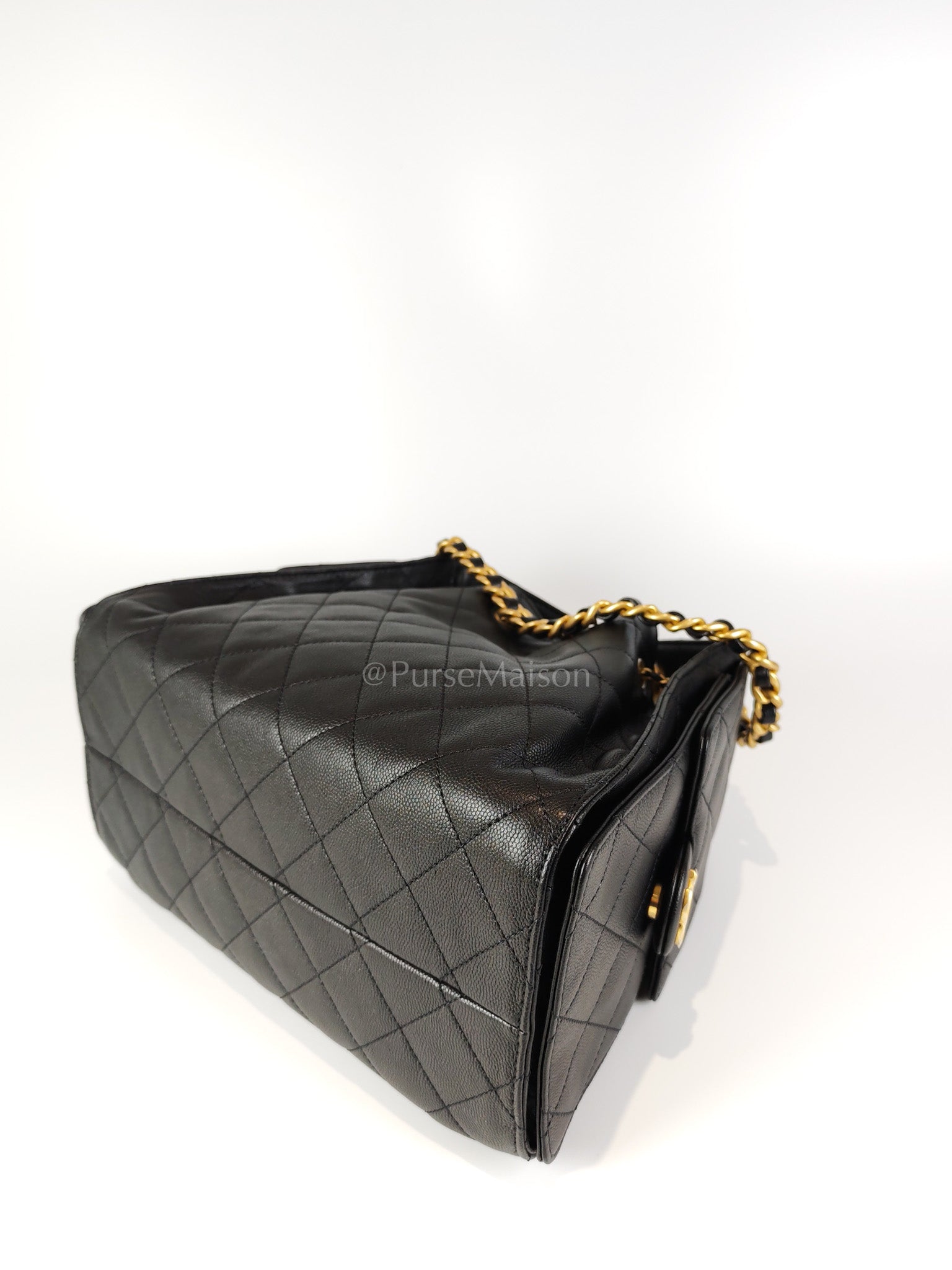 25 Small in Black Caviar Leather and Aged Gold Hardware (Microchip) | Purse Maison Luxury Bags Shop