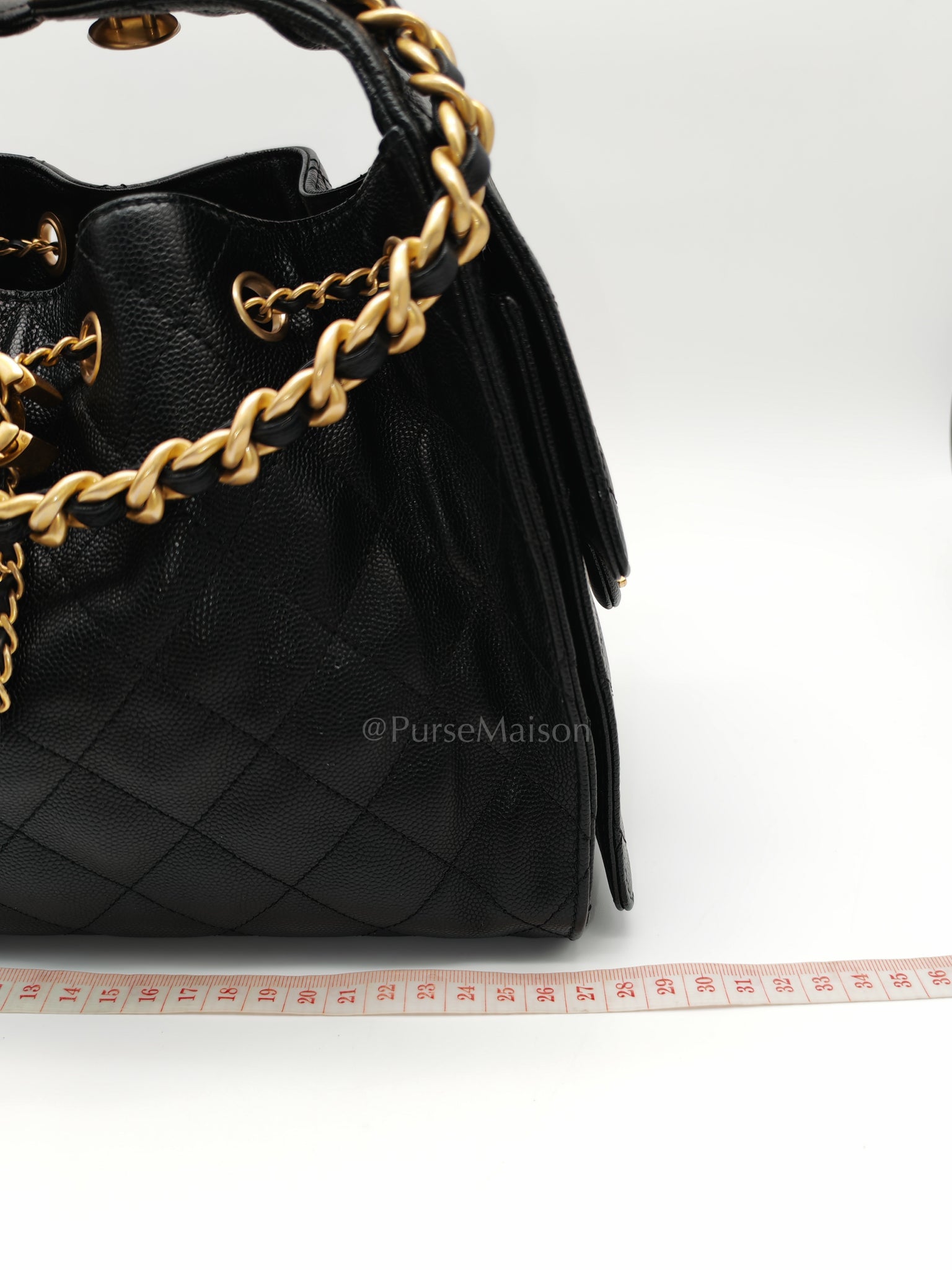 25 Small in Black Caviar Leather and Aged Gold Hardware (Microchip) | Purse Maison Luxury Bags Shop