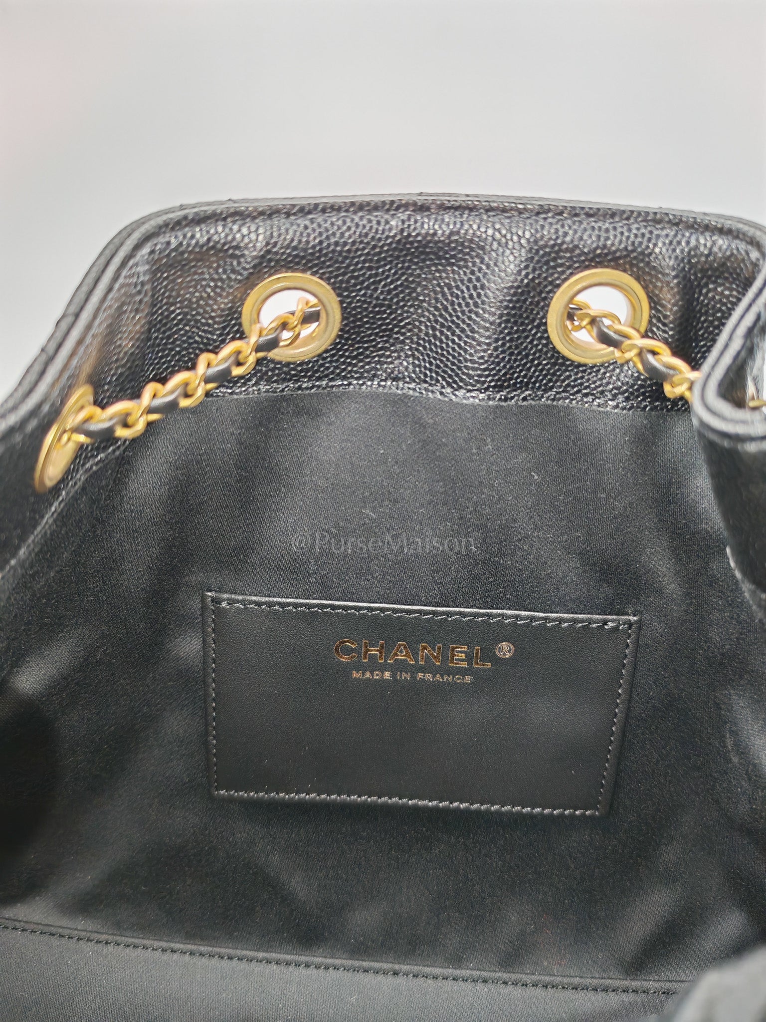 25 Small in Black Caviar Leather and Aged Gold Hardware (Microchip) | Purse Maison Luxury Bags Shop