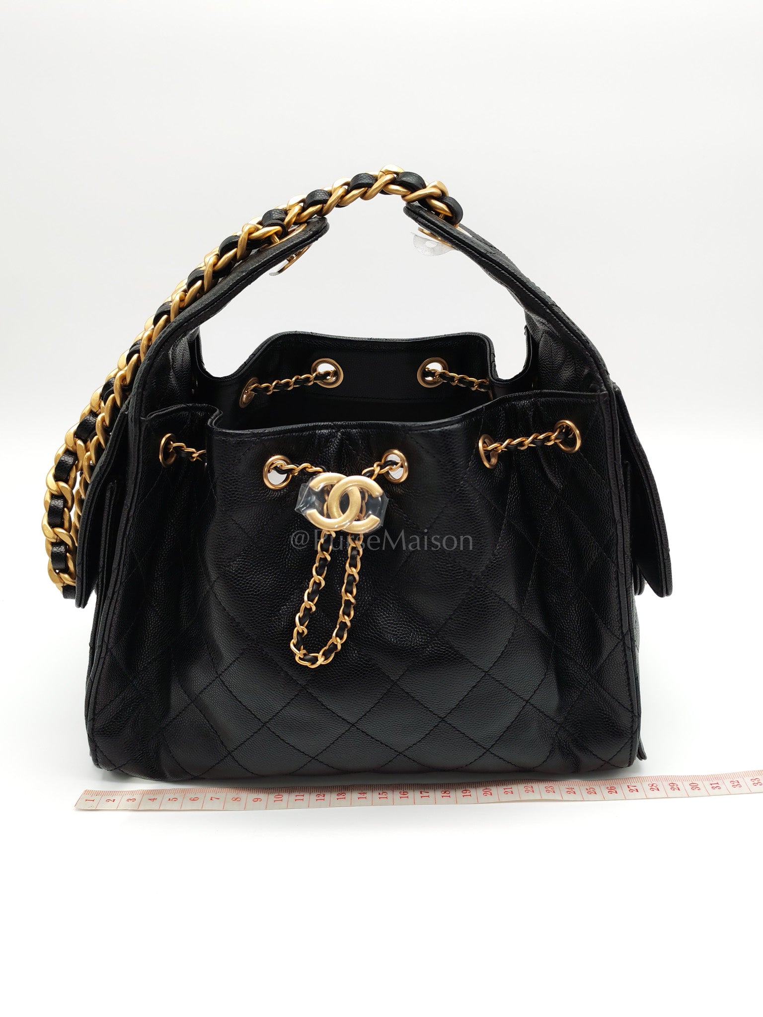 25 Small in Black Caviar Leather and Aged Gold Hardware (Microchip) | Purse Maison Luxury Bags Shop