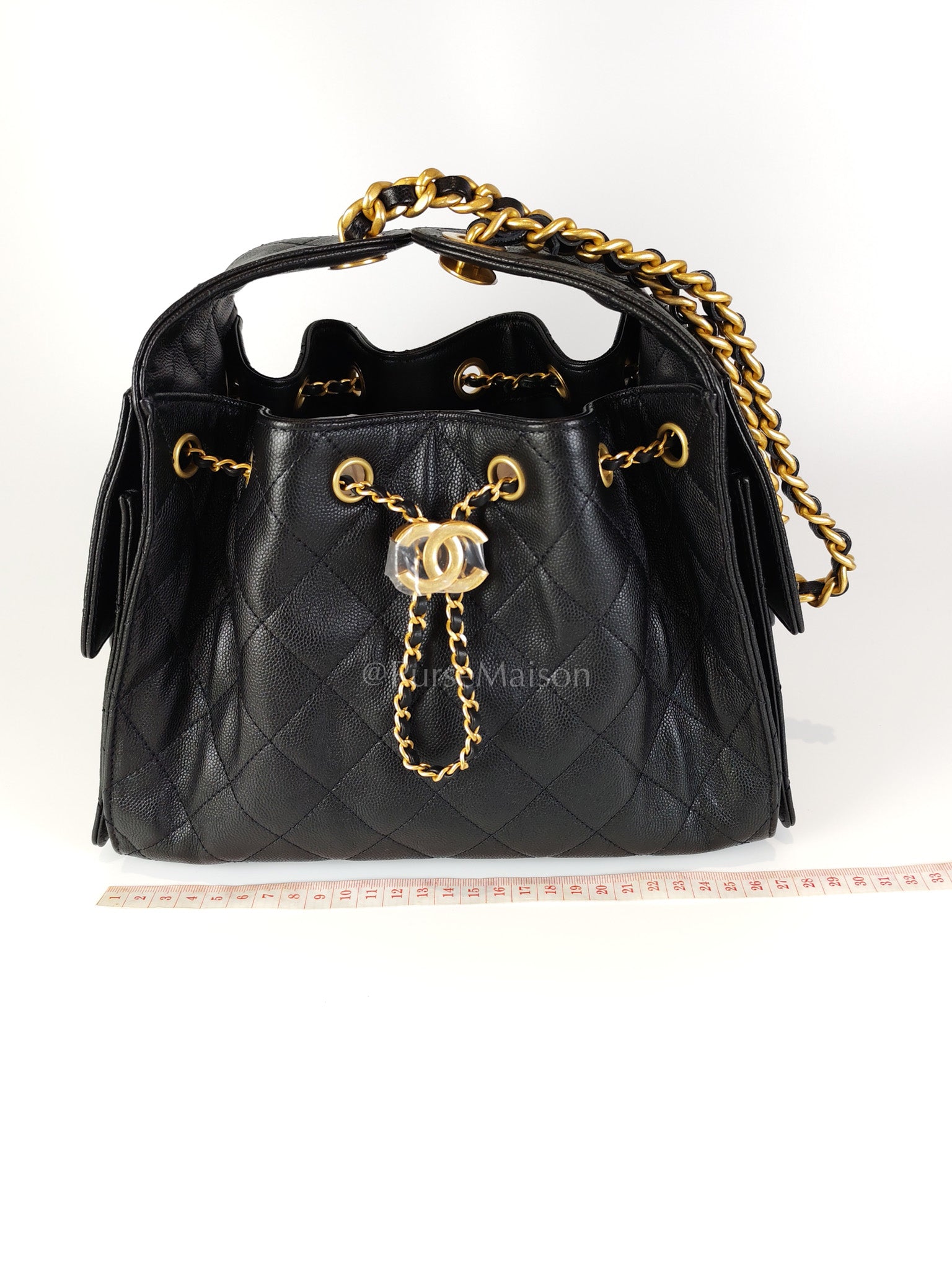 25 Small in Black Caviar Leather and Aged Gold Hardware (Microchip) | Purse Maison Luxury Bags Shop
