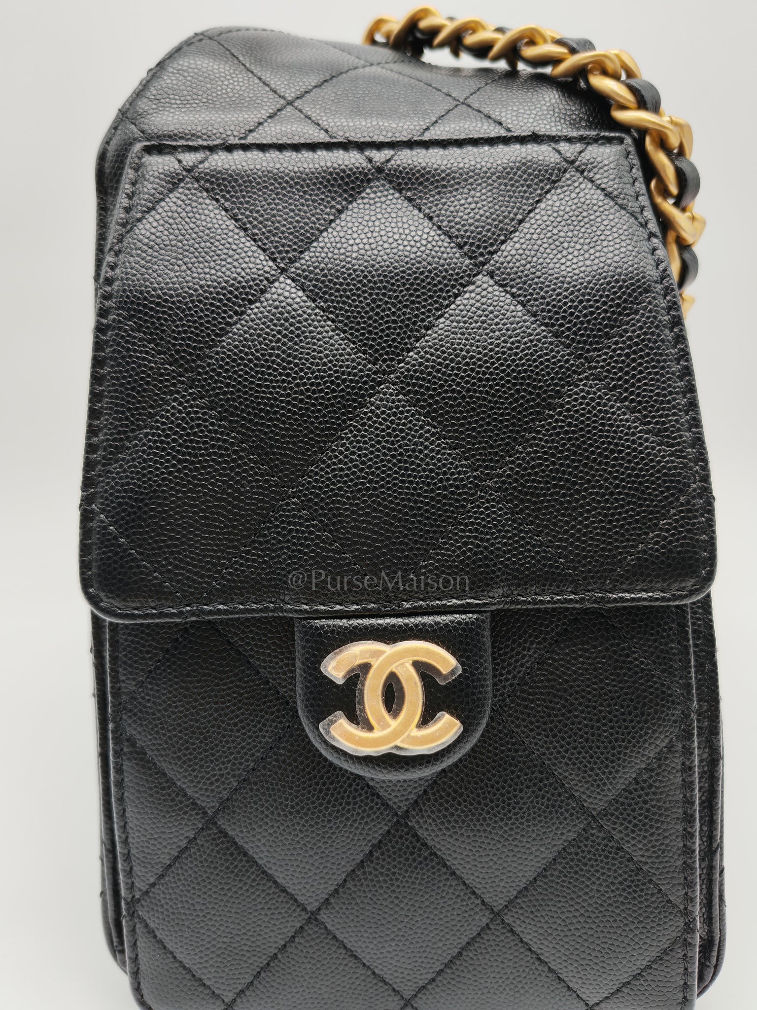 25 Small in Black Caviar Leather and Aged Gold Hardware (Microchip) | Purse Maison Luxury Bags Shop