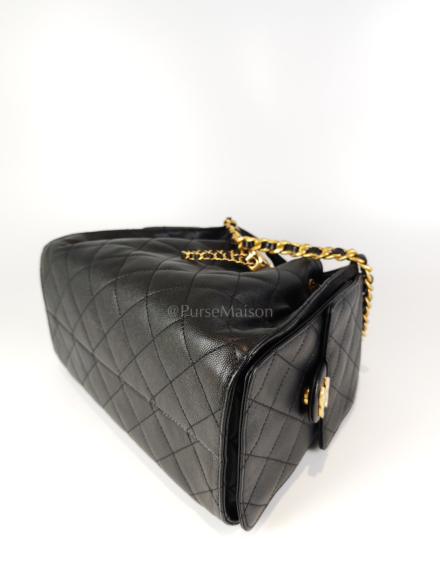 25 Small in Black Caviar Leather and Aged Gold Hardware (Microchip) | Purse Maison Luxury Bags Shop