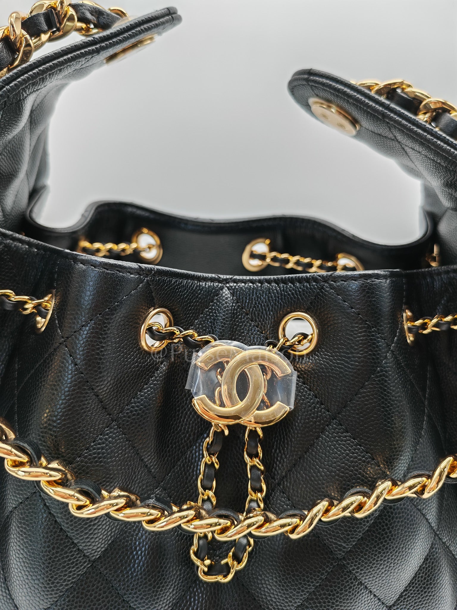 25 Small in Black Caviar Leather and Shiny Gold Hardware (Microchip) | Purse Maison Luxury Bags Shop