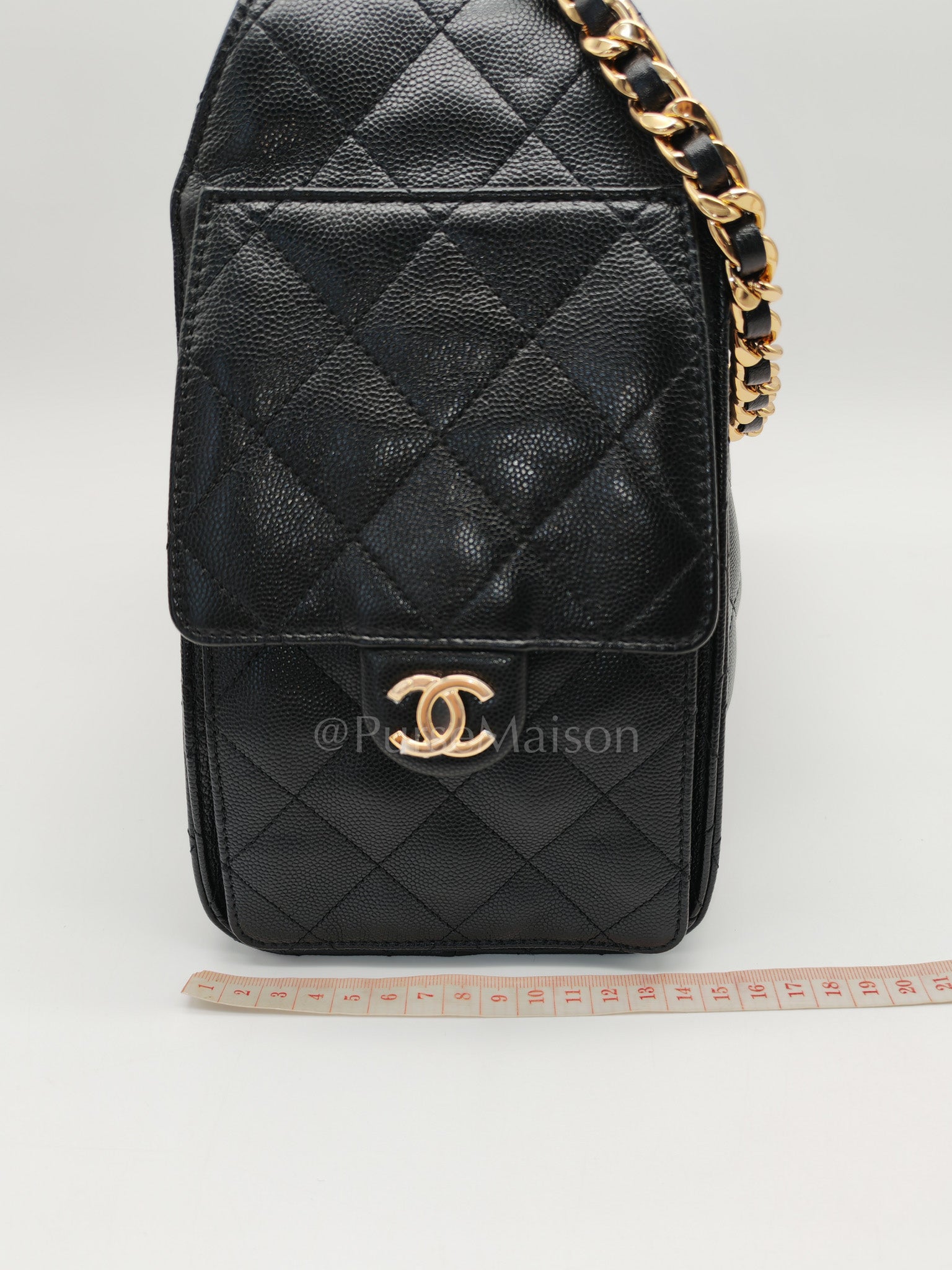 25 Small in Black Caviar Leather and Shiny Gold Hardware (Microchip) | Purse Maison Luxury Bags Shop