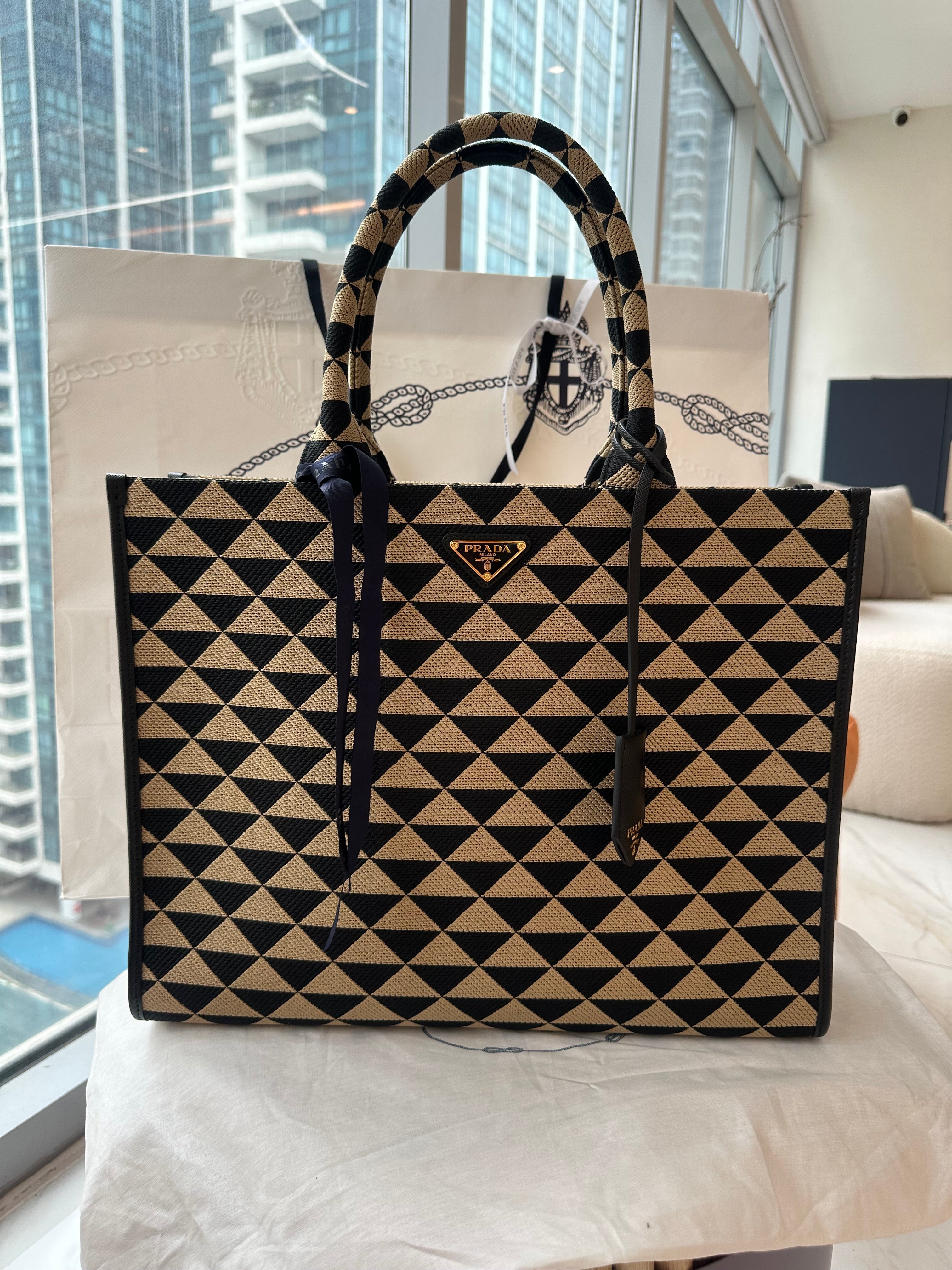 Prada symbole jacquard tote bag31/D