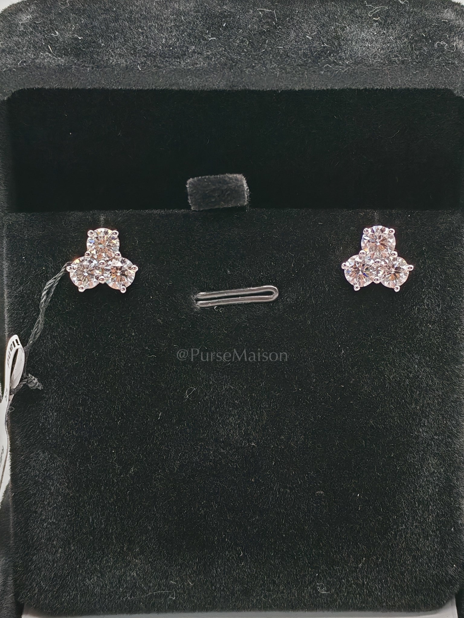 18k 2.75gms 1.82cts VS1 to VVS1 (Clarity) E to H (Color) Natural Diamond White Gold Earrings