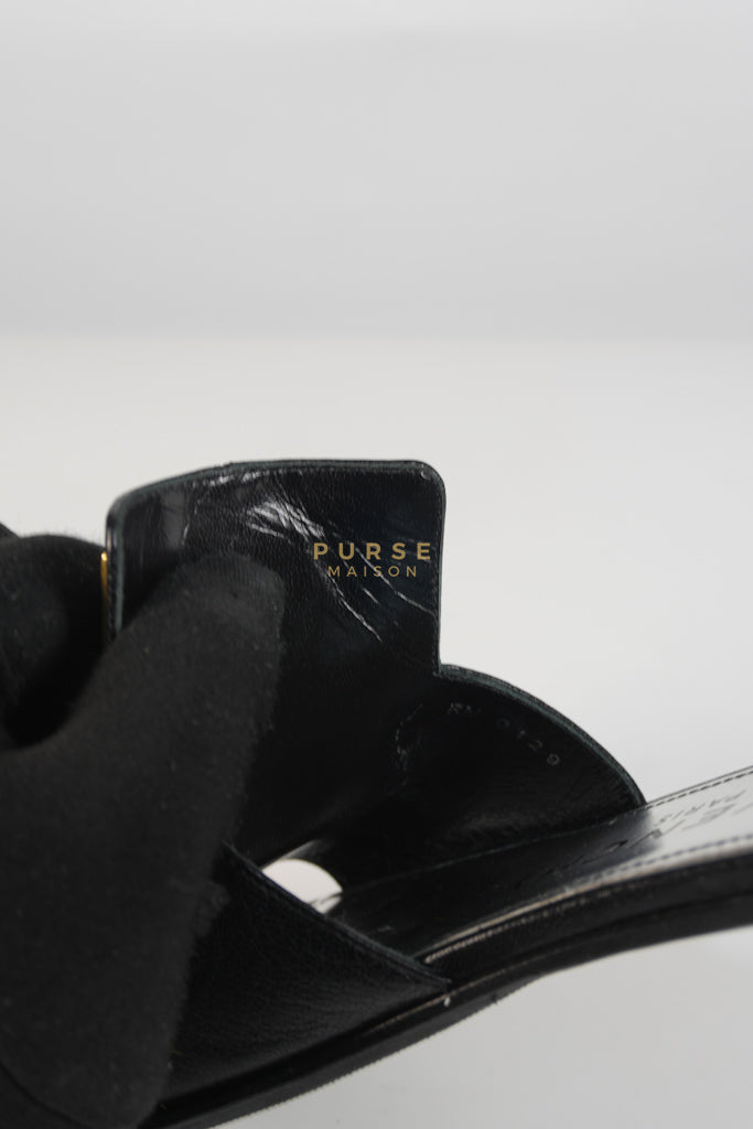 4G Logo Slide Sandals in Black Plague Leather Size 38.5 Eu (24 cm) | Purse Maison Luxury Bags Shop