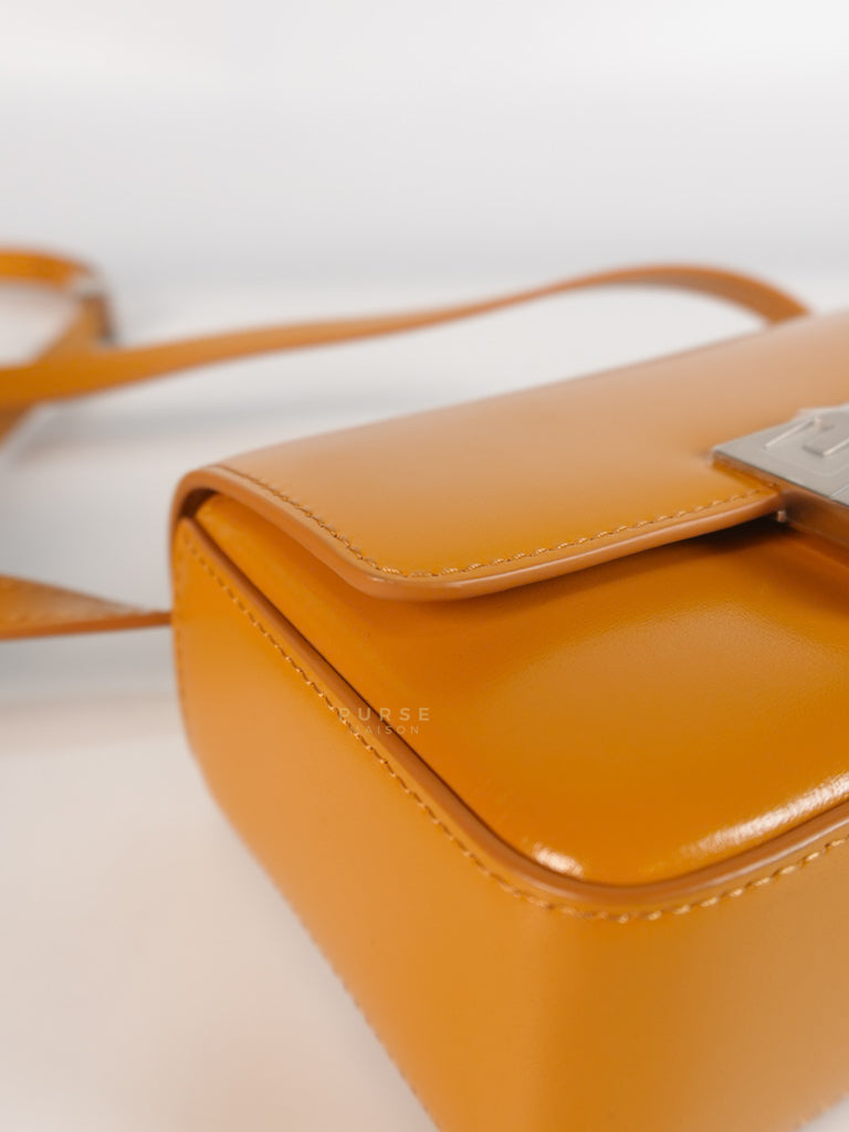 4G Small Caramel in Smooth Leather Crossbody Bag | Purse Maison Luxury Bags Shop