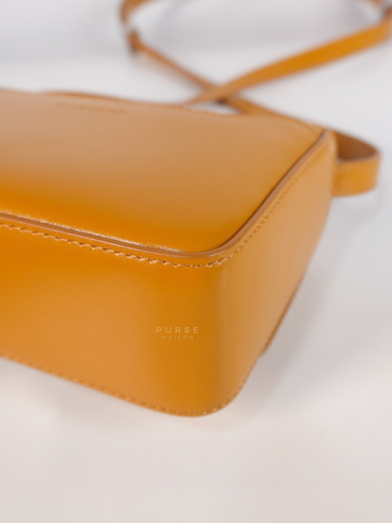 4G Small Caramel in Smooth Leather Crossbody Bag | Purse Maison Luxury Bags Shop